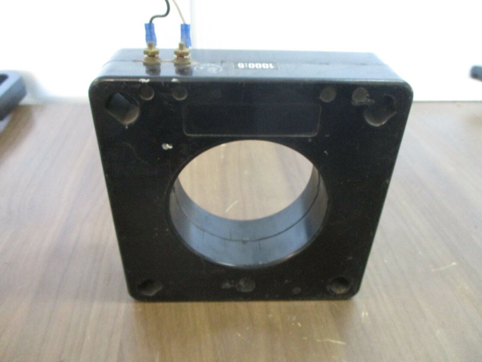 Crompton Current Transformer 790-941 U-SSLS MH Ratio 1000:5A 600V 50-400Hz Used