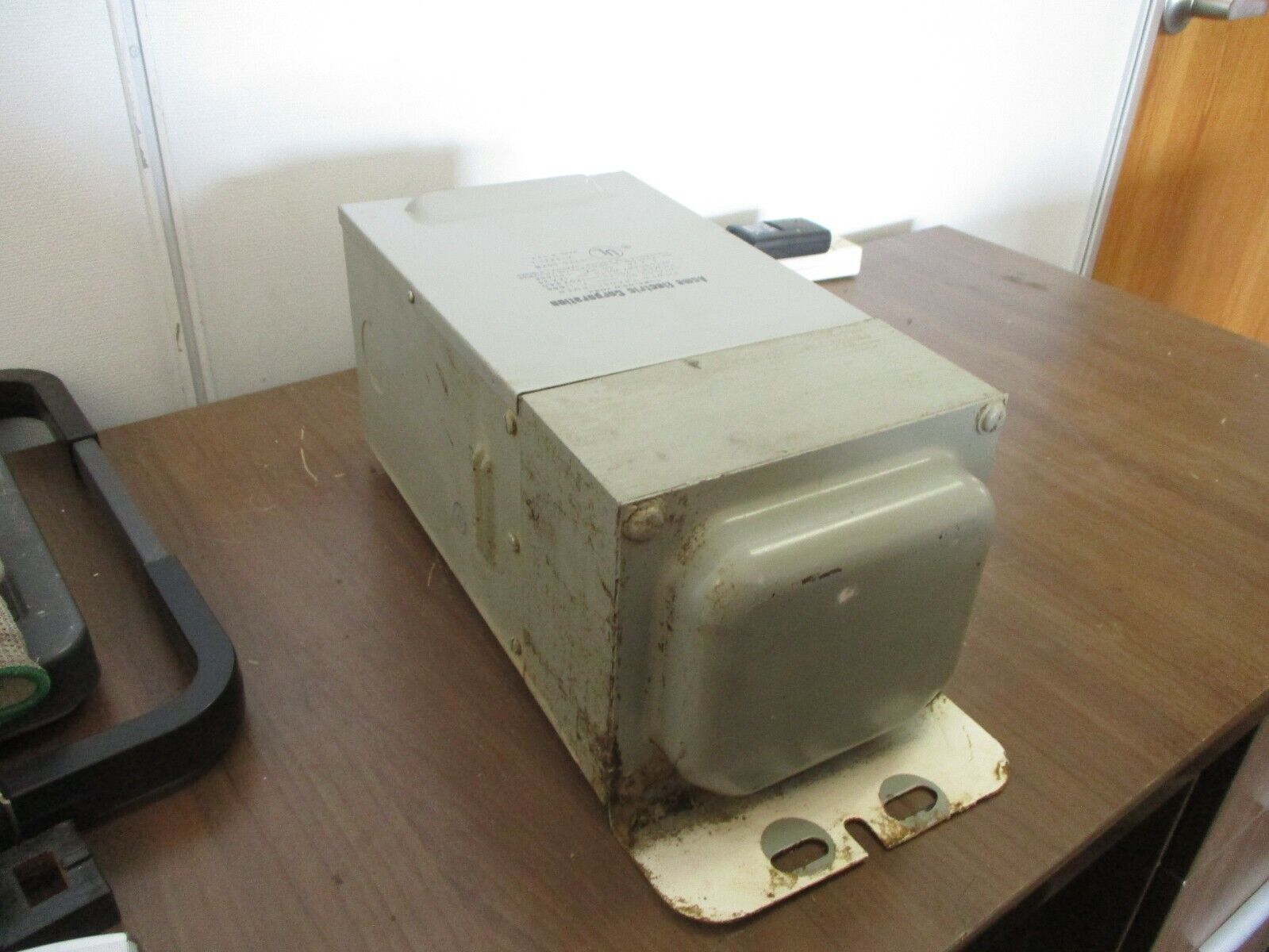 Acme Power Transformer T-11686 3kVA Pri: 120/240V Sec: 12/24V 1Ph 60Hz Used