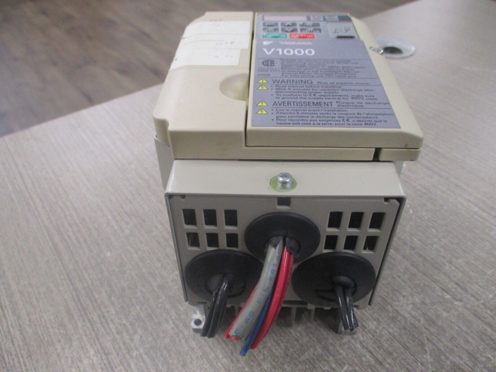 Yaskawa V1000 AC Drive CIMR-VU4A0005FAA Rev.D 3HP 3Ph Input: Output: Used