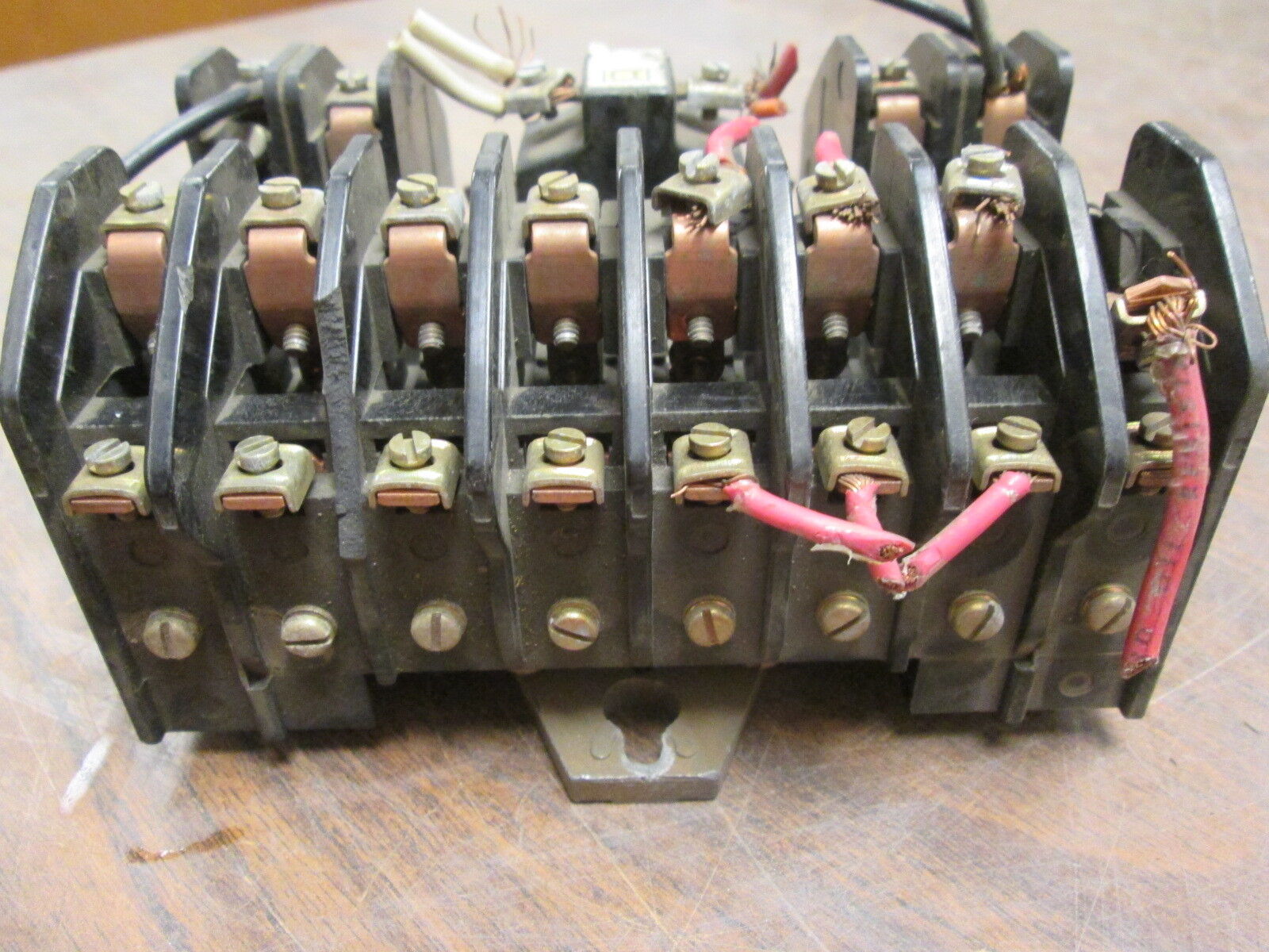 Square D Lighting Contactor 8903 L0 1200 120V Coil 20A 600V Used