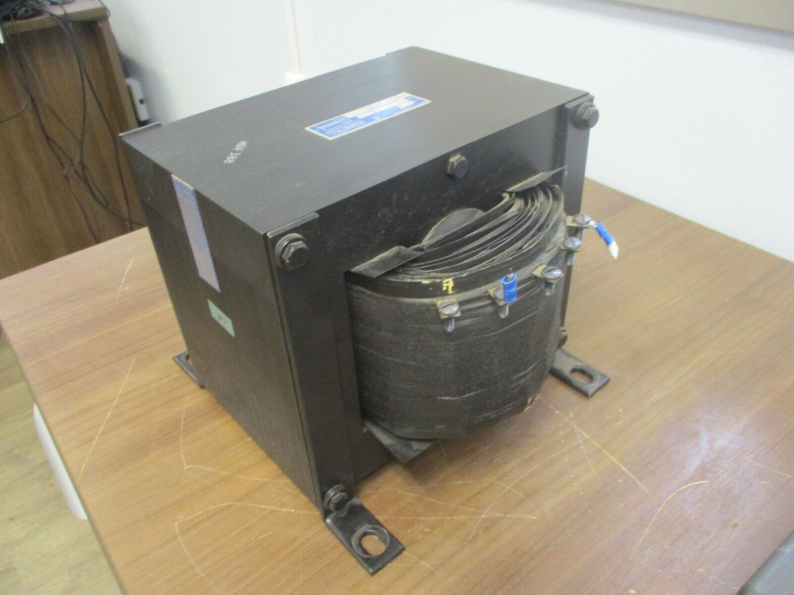 Hevi-Duty Control Transformer Y3000N 3.0KVA Pri: 208-600V Sec: 85-130V 50/60Hz