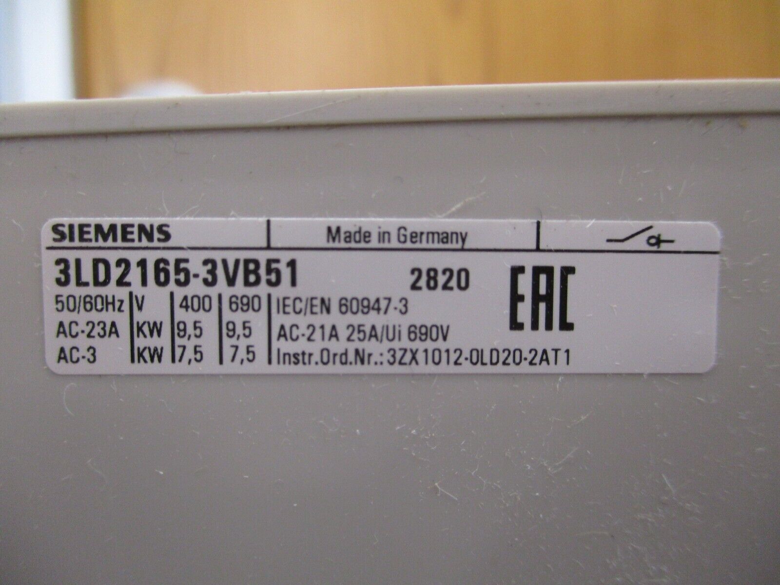 Siemens Disconnect Switch 3LD2165-3VB51 25A 690V 6P New Surplus