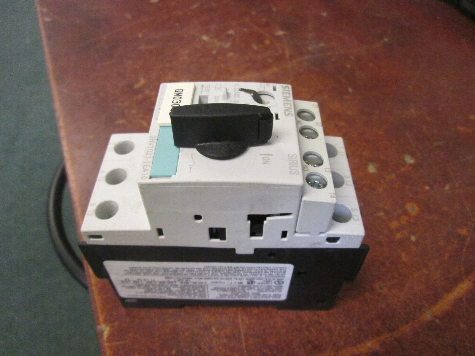 Siemens Motor Protector 3RV1021-1EA10 Trip: 2.8-4A Used