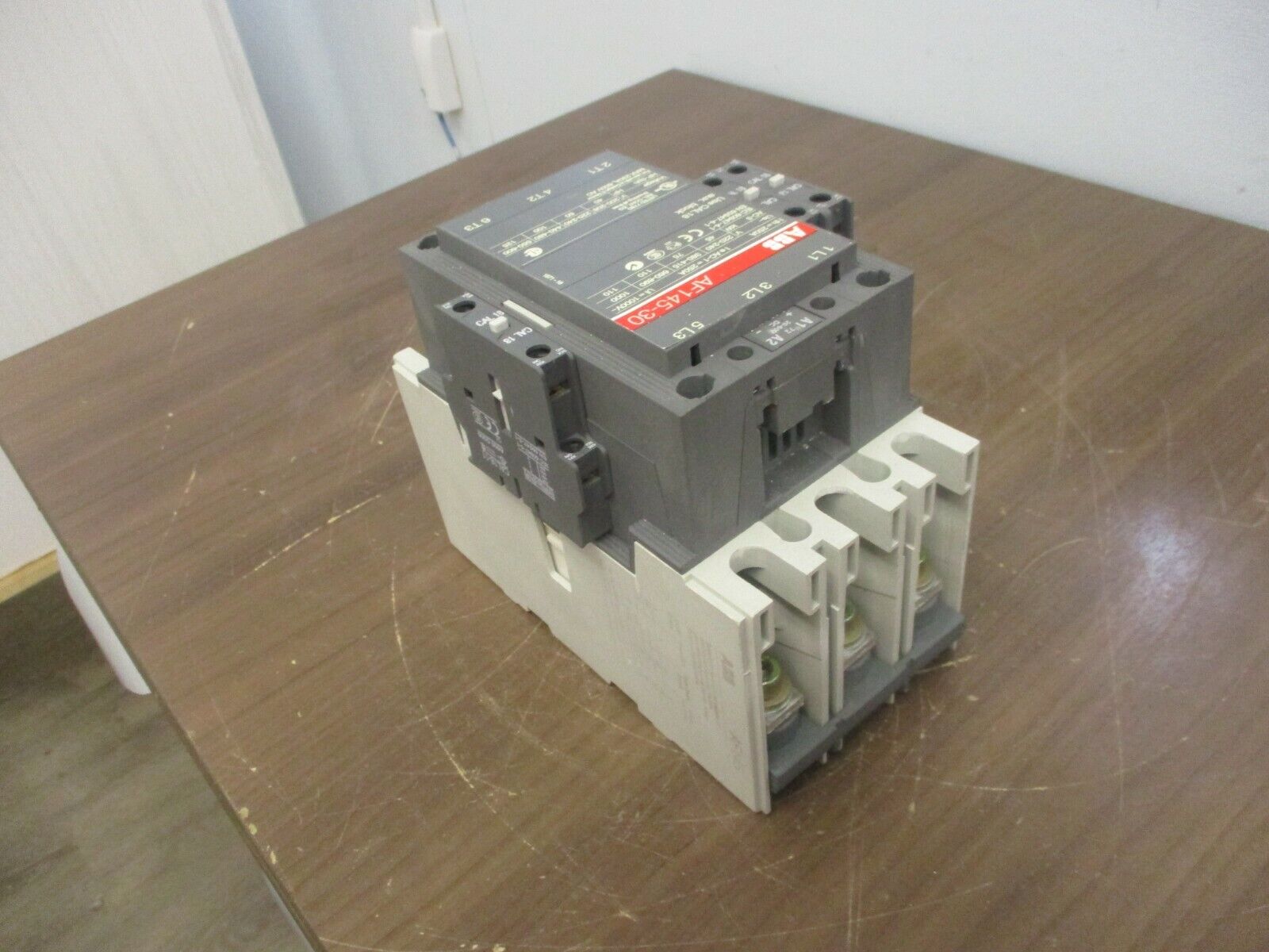 ABB  Contactor  AF145-30  20-60VDC Coil  230A  600V  Used