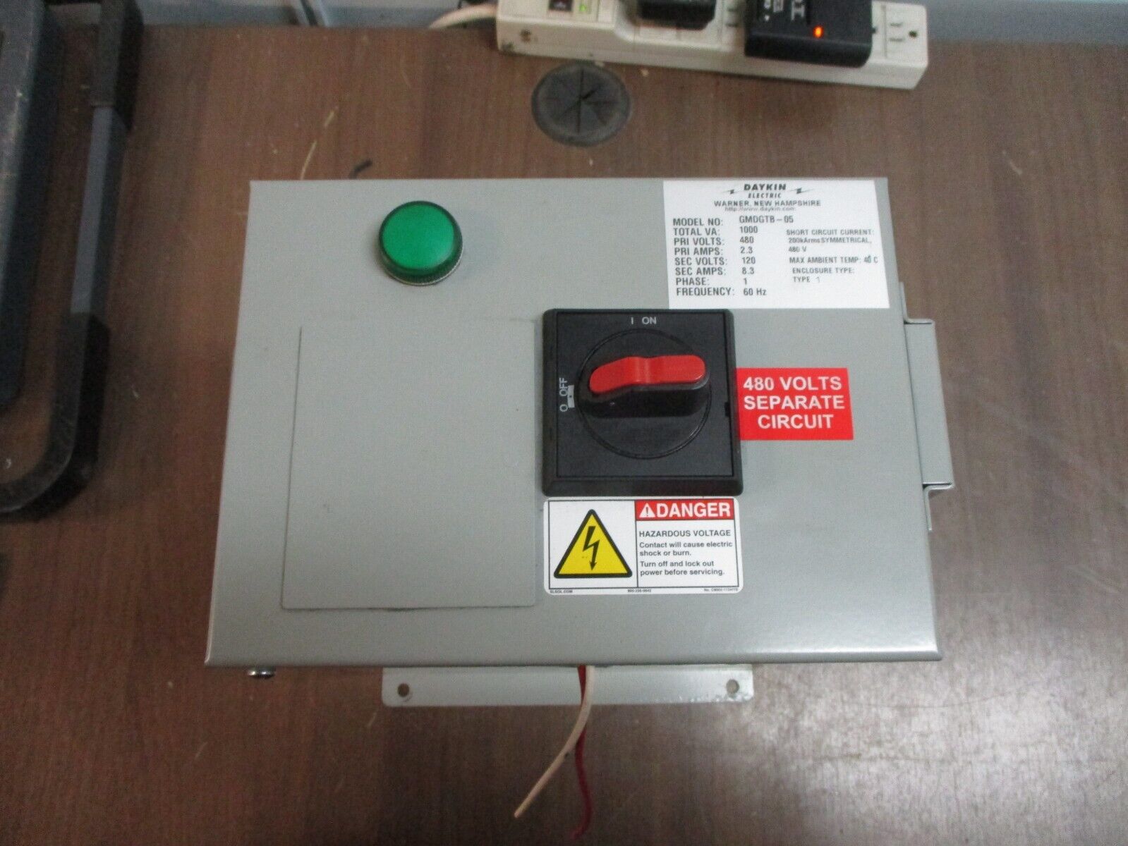 Daykin Transformer GMDGTB-05 1000VA Pri: 480V Sec: 120V 1Ph 60Hz Used