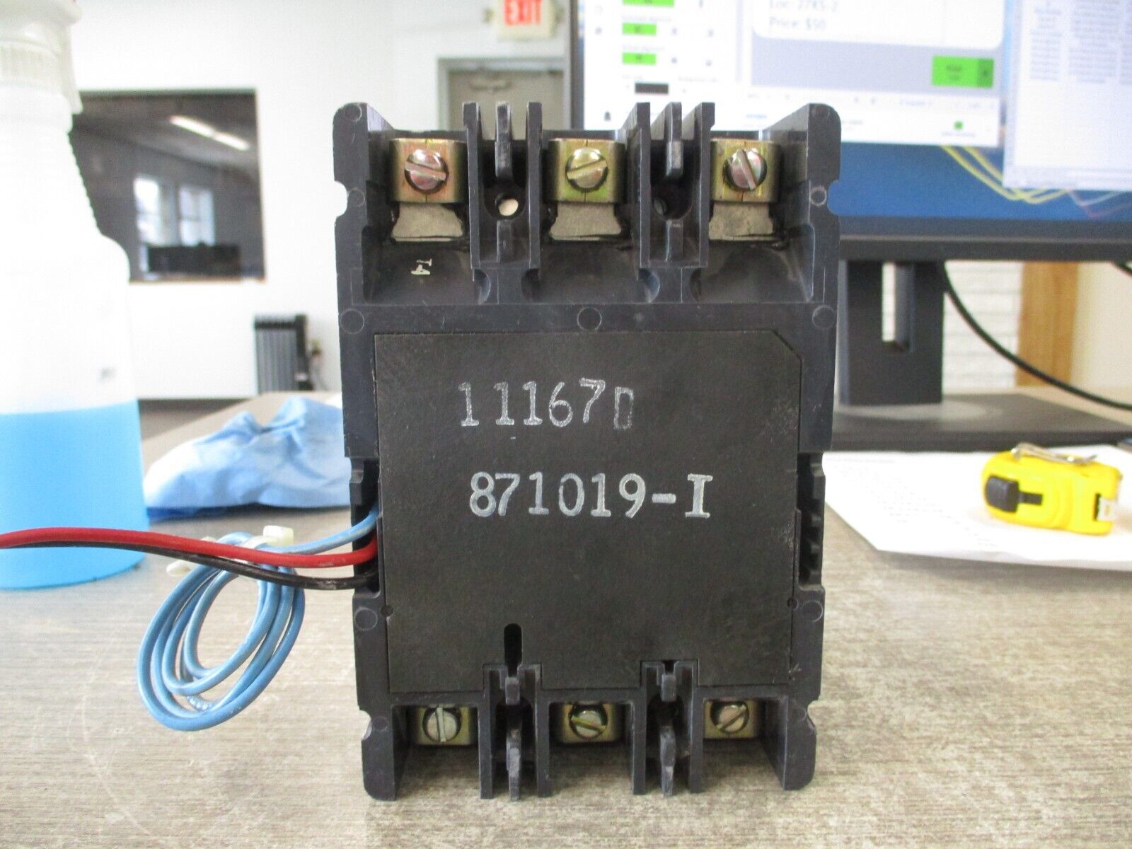 Westinghouse Circuit Breaker HMCP015E0C 15A 600V 3P W/Aux Switch Used