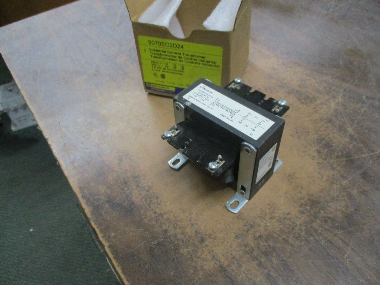 Square D Control Transformer 9070EO2D24 0.1KVA Pri:110/115/120V Sec:110/115/120V