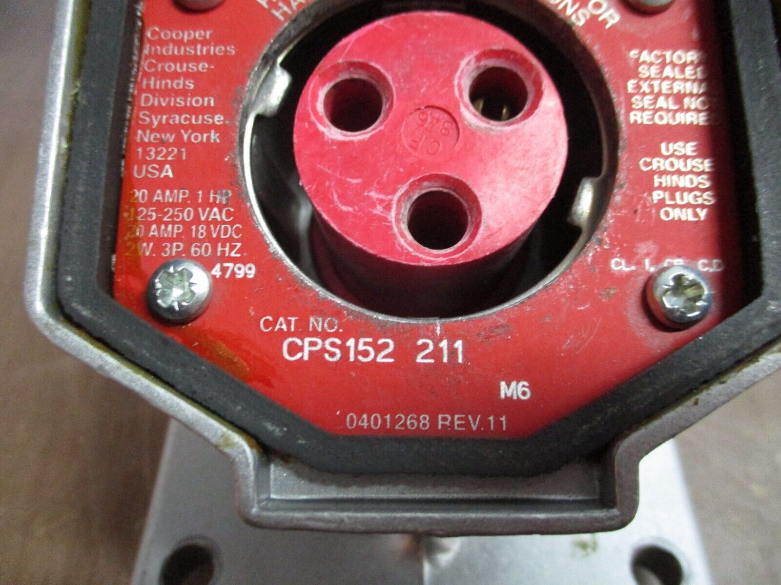 Crouse-Hinds Explosion Proof Receptacle CPS 152 211 20A 125-250V Used