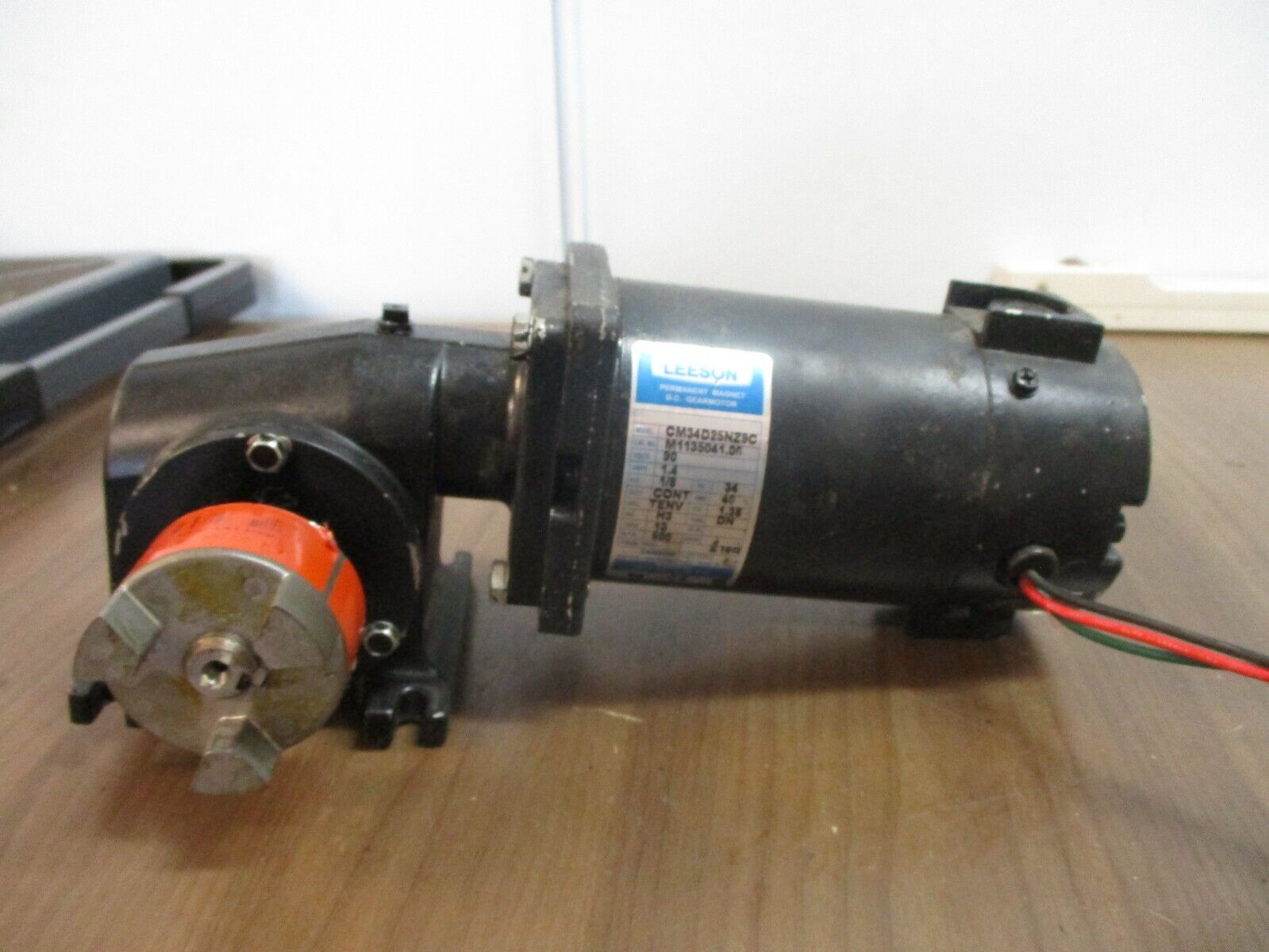 Leeson DC Gearmotor M1135041.00 Model #: CM34D25NZ9C 1/8HP Ratio. 3:1 90V 1.4A