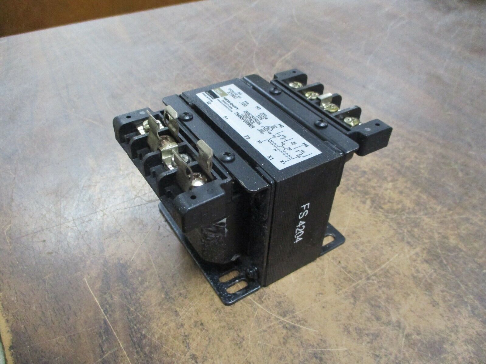 Hevi-Duty Control Transformer E100D 0.100kVA Pri: 240/480V Sec: 24V 60Hz Used