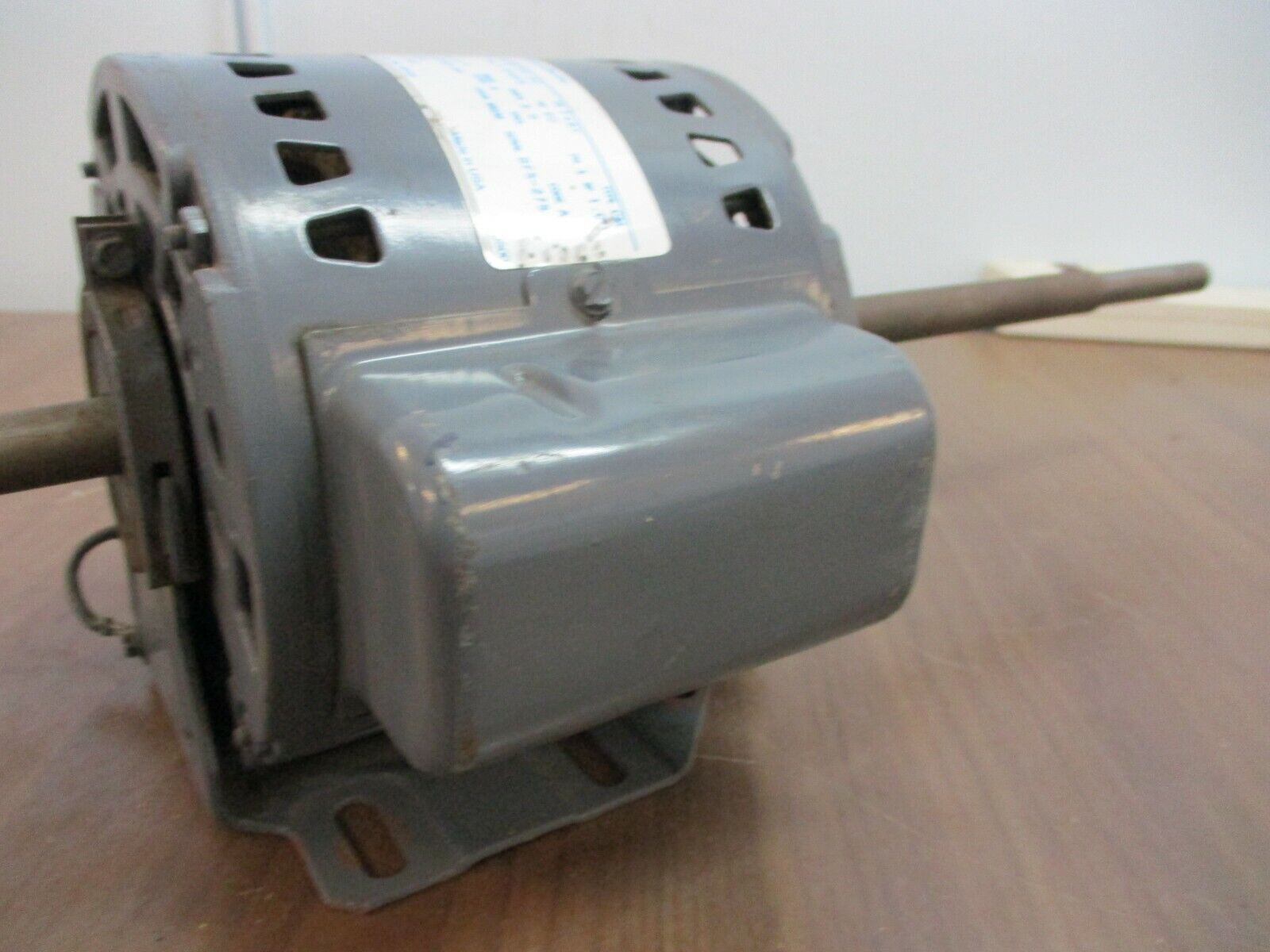 MagneTek Gearmotor 7-142724-02 1/4HP 1200 RPM 115V 3A 1Ph 60Hz Used