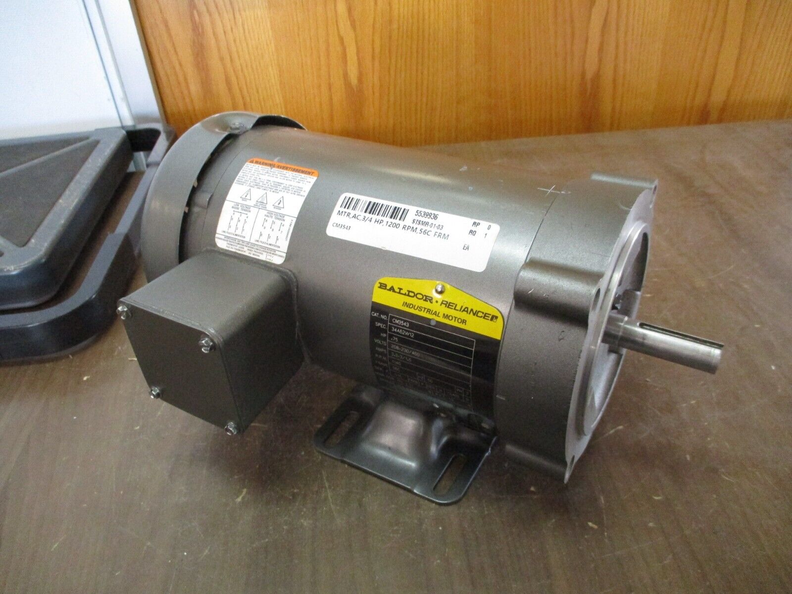 Baldor Motor CM3543 0.75HP 1200RPM 208-230/460V 3.3-3/1.5A 60Hz 3Ph *No Key*