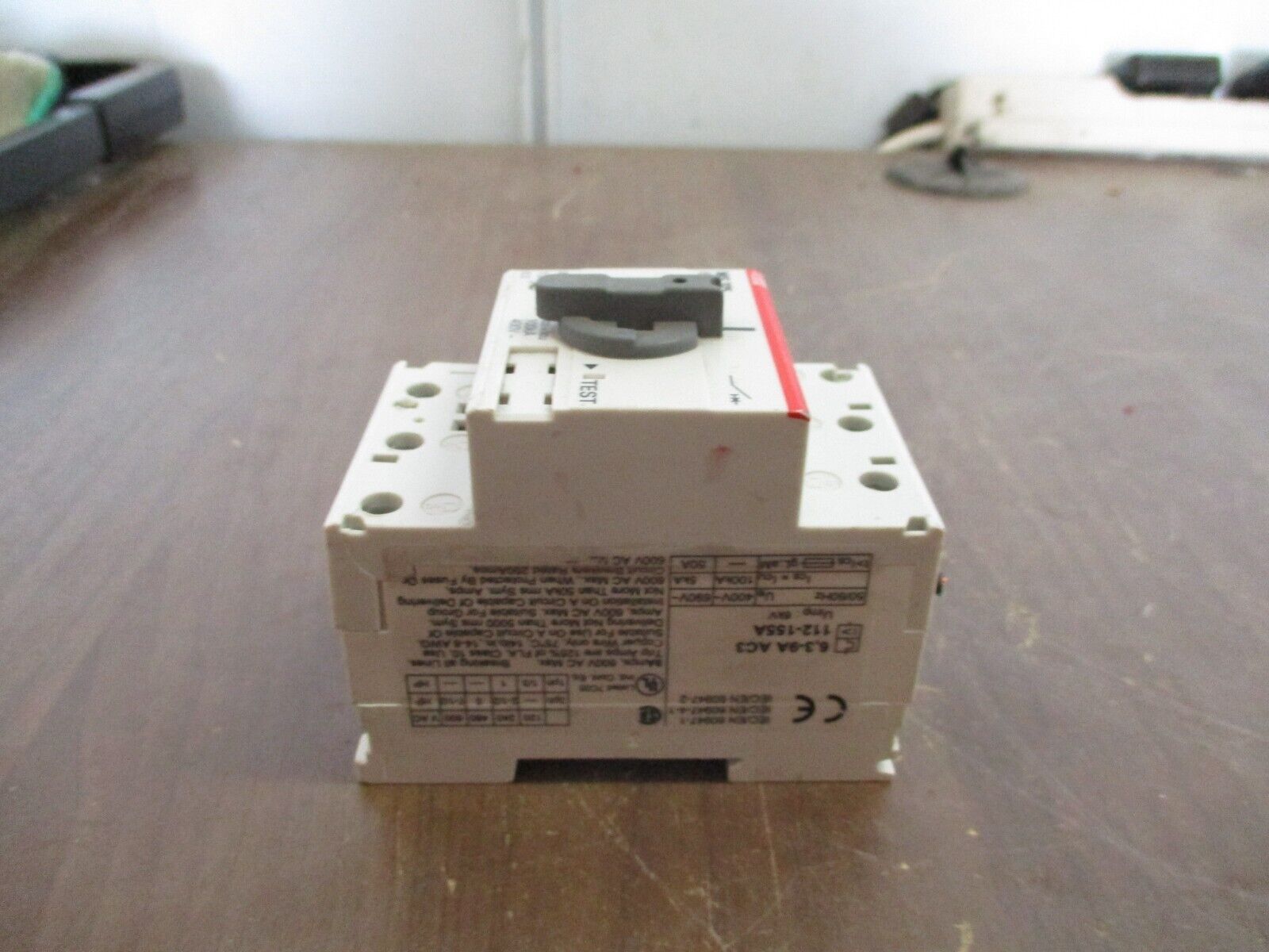 ABB Manual Starter MS 325 Trip: 6.3-9.0 A 600V *Chipped* Used