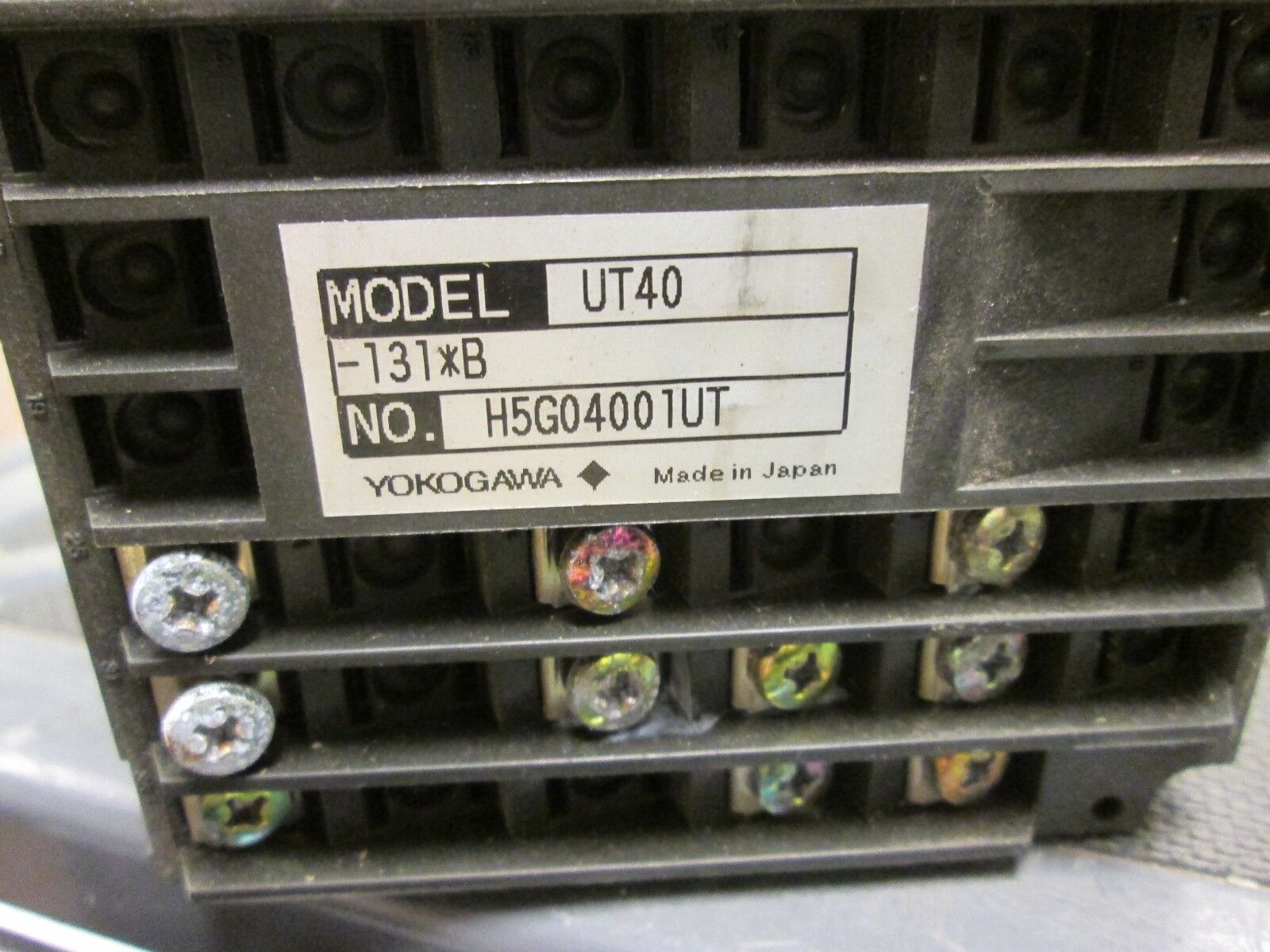 Yokogawa Controller UT40-131*B 90-132V 50/60Hz Used