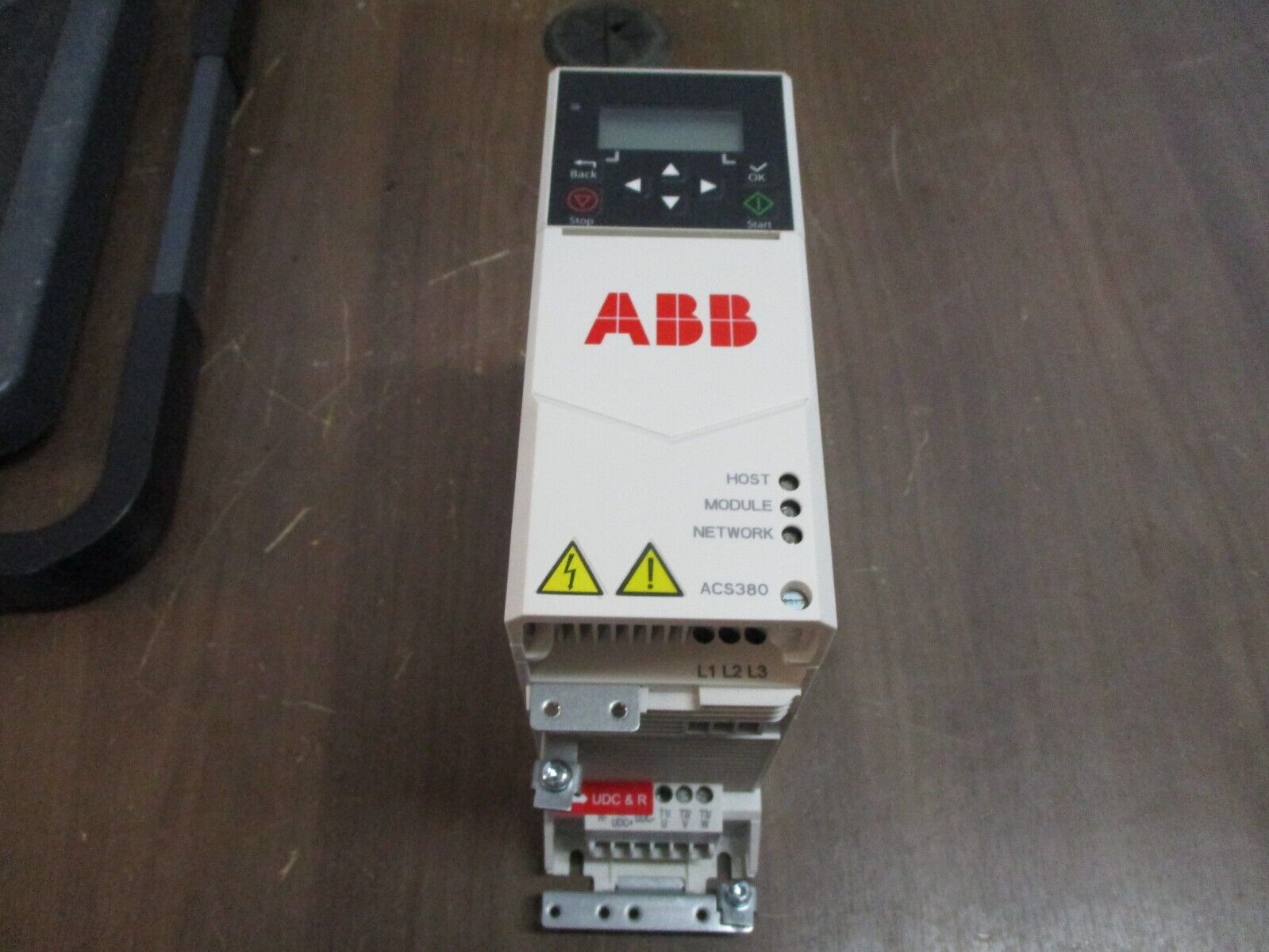 ABB ACS380 AC Drive ACS380-040C-01A8-4+K475 0.75HP 3Ph New Takeout