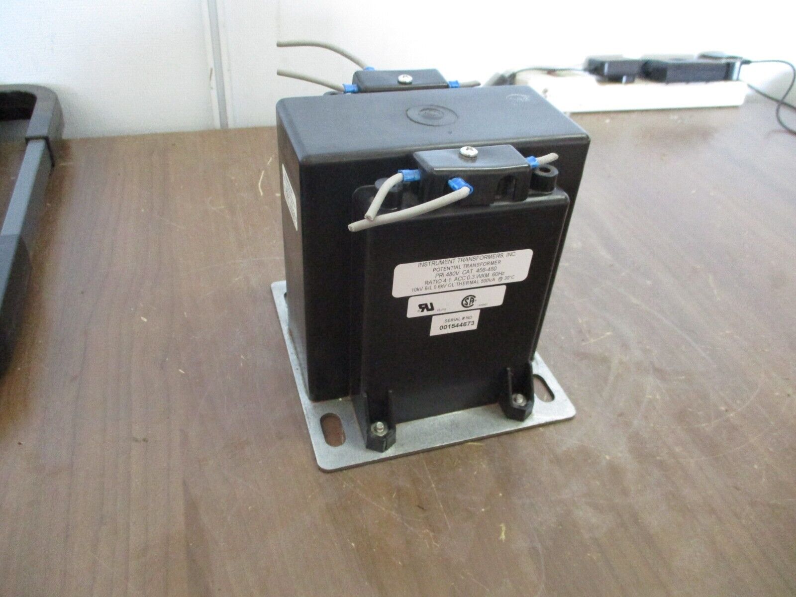 Instrument Transformers Potential Transformer 456-480 Pri: 480V Ratio 4:1 60Hz