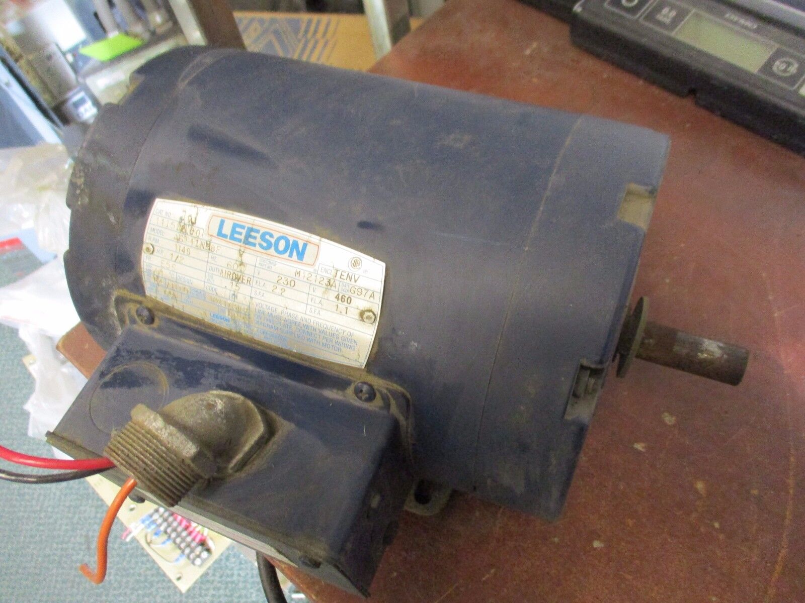 Leeson AC Motor 111512.00 1/2HP 1140RPM E56 Frame 230/460V 2.2/1.1A 3PH Used