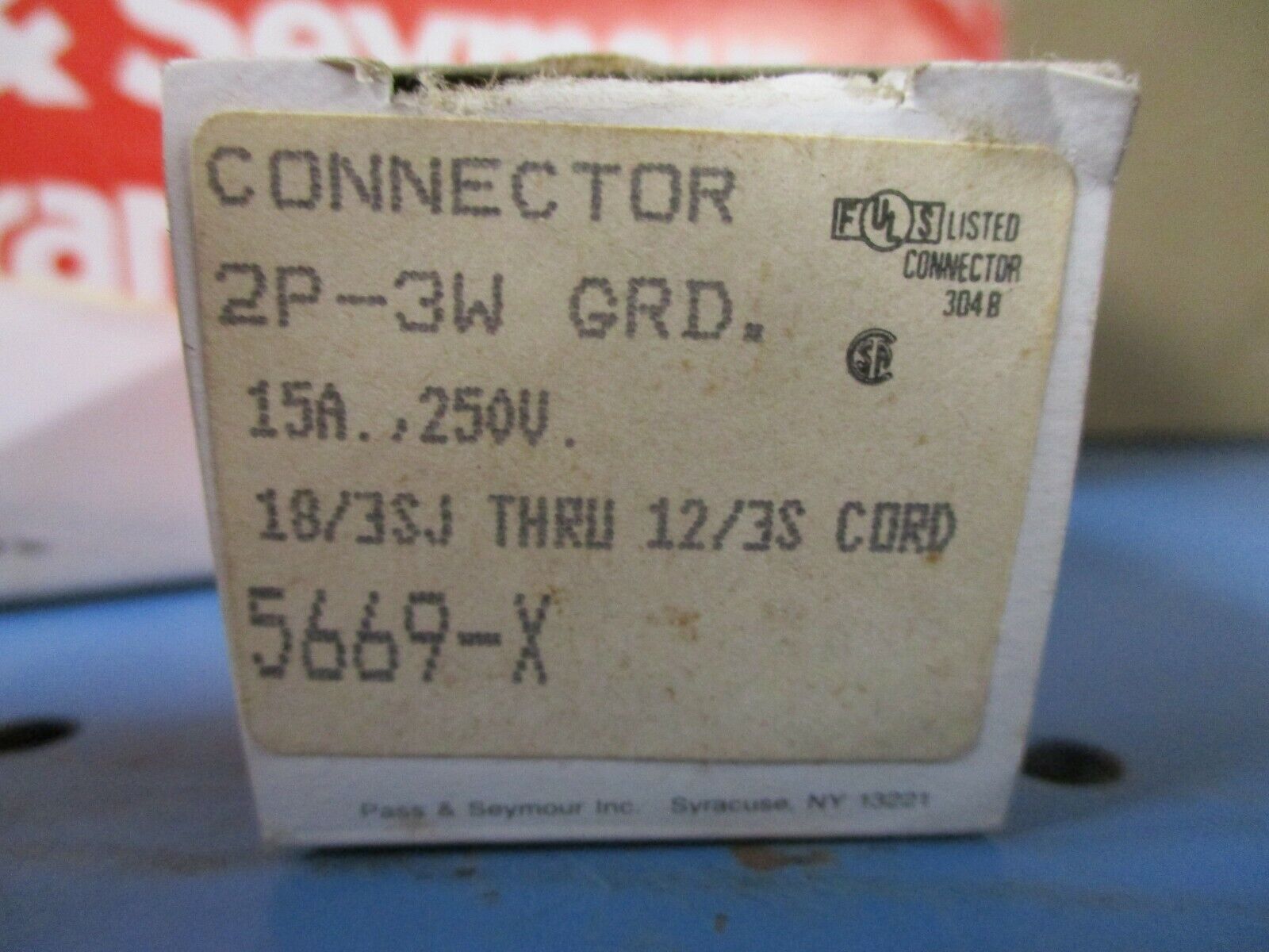 Legrand Connector 5669X 15A 250V 2P 3W *Lot of 5* New Surplus