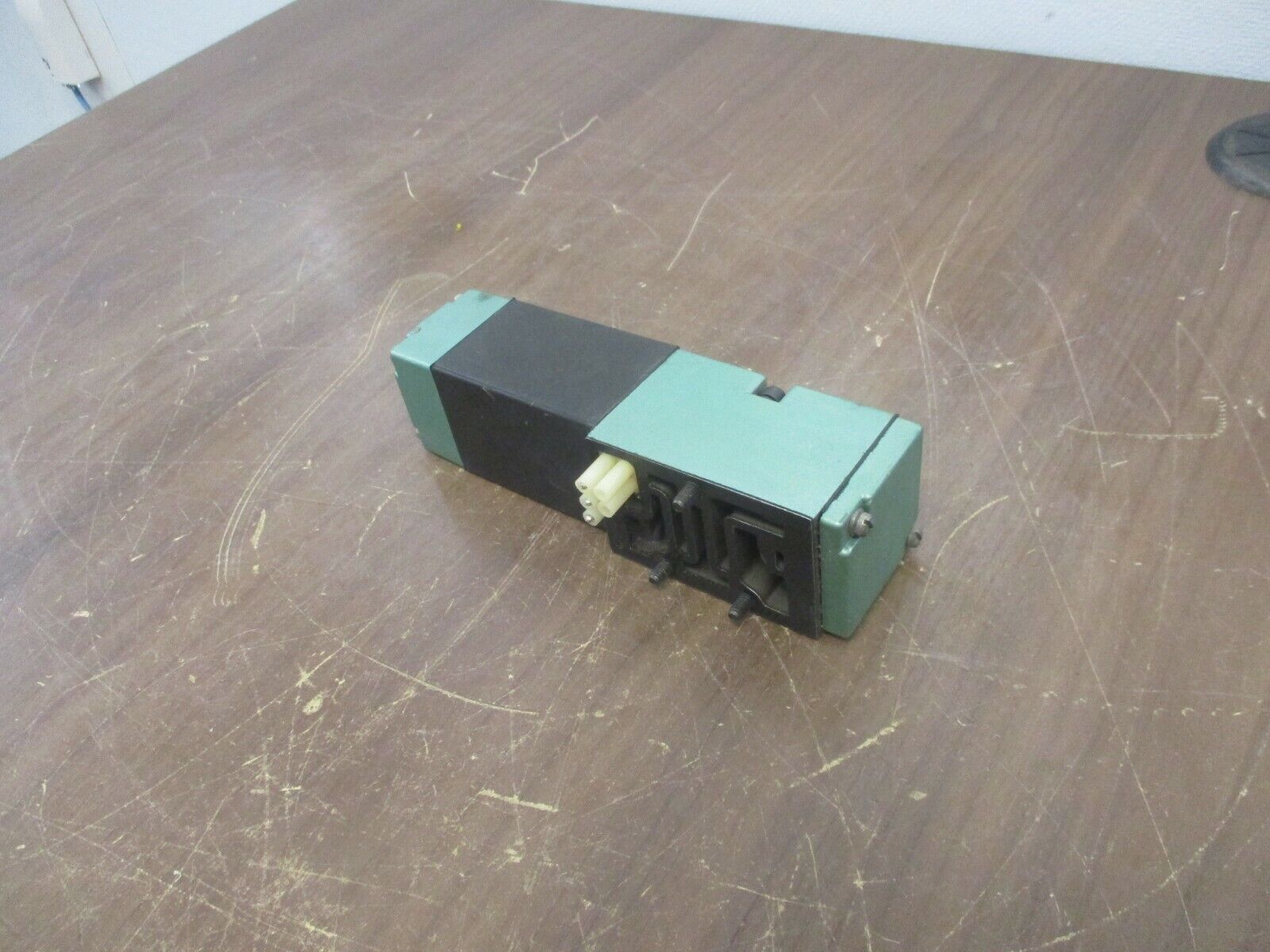 Numatics Solenoid Valve 152SA400M000061 150PSIG Air 24VDC 0.25A Used