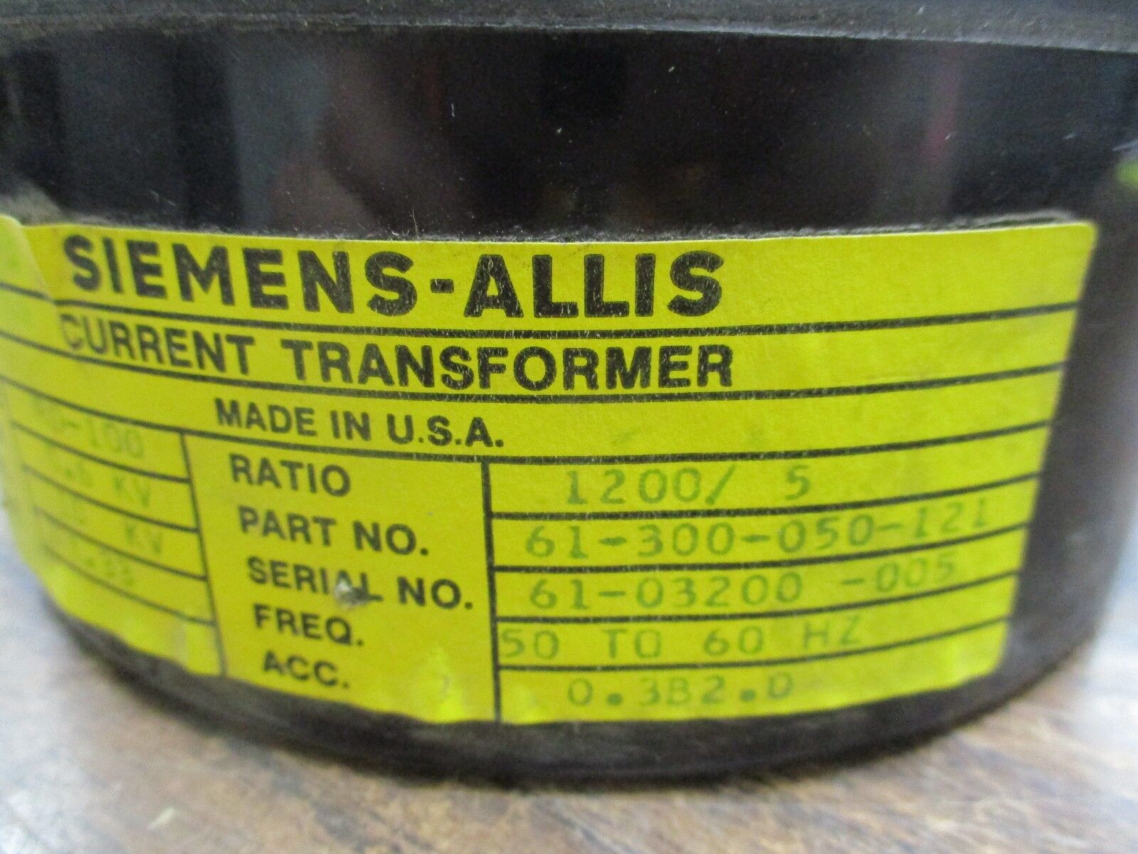 Siemens-Allis Type RD-100 Current Transformer 61-300-050-121 Ratio 1200:5A Used