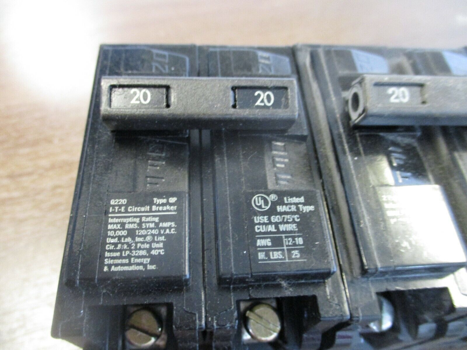 Siemens/ITE Type QP Clip-On Circuit Breaker Q220 20A 120/240V 2P *Lot of 4* Used