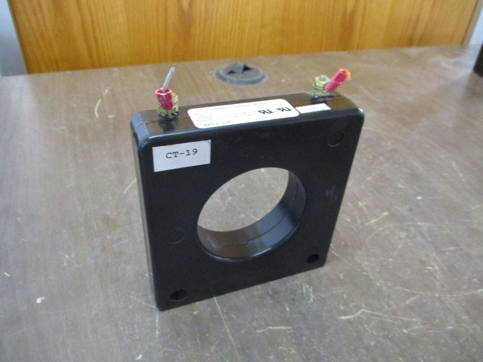 WICC Current Transformer MW1312 Ratio 1000:1A 600V 50-400 Hz Used