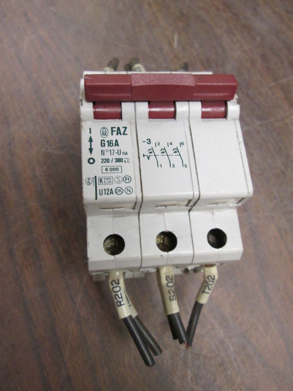 Klockner Moeller Circuit Breaker FAZ G16A 16A 3P Used