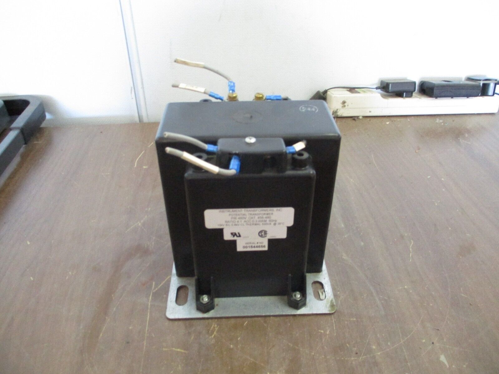 Instrument Transformers Potential Transformer 456-480 Pri: 480V Ratio 4:1 60Hz