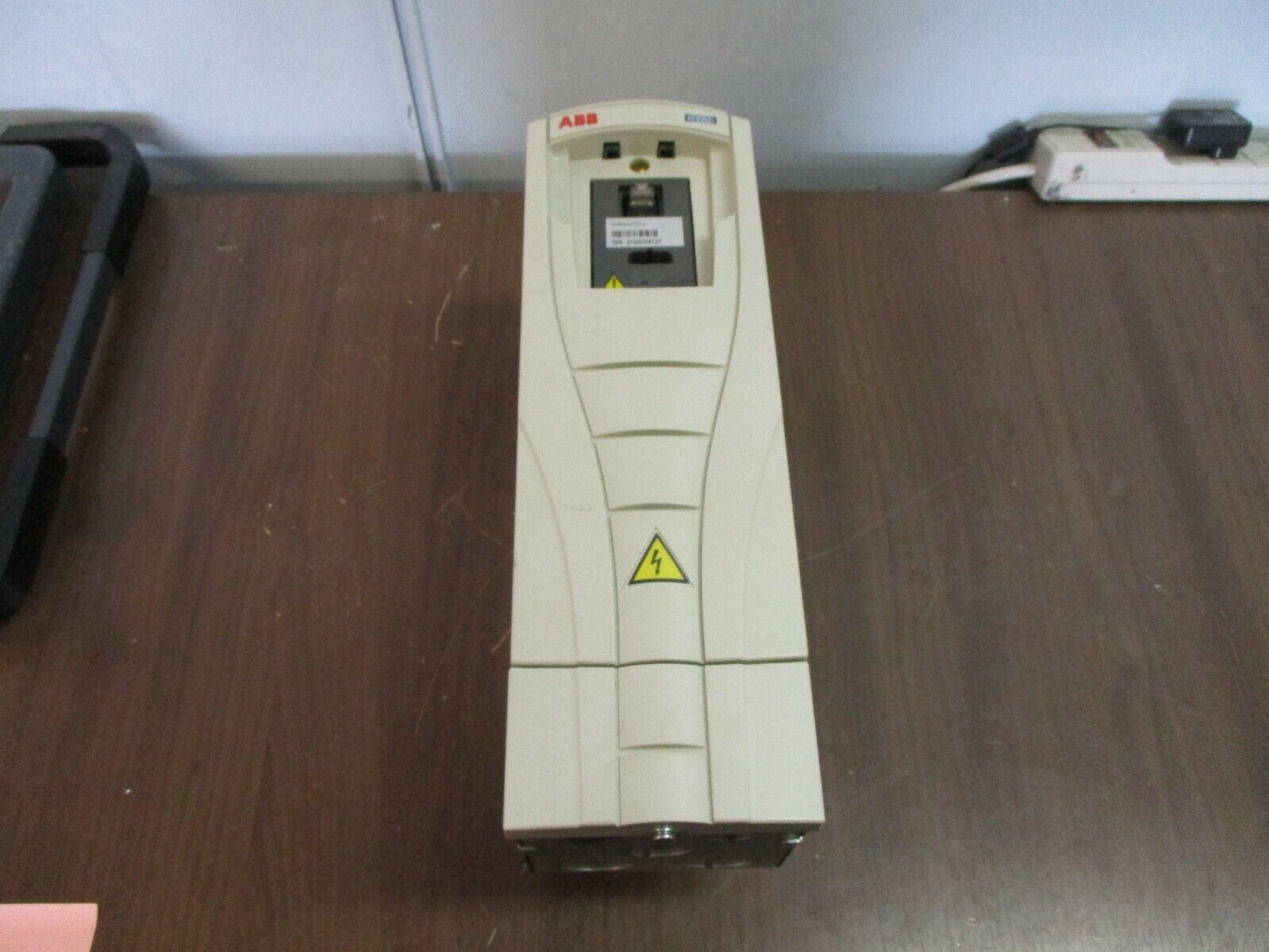 ABB ACH550 AC Drive ACH550-UH-012A-2 3HP/1.5HP *Missing Keypad* Used