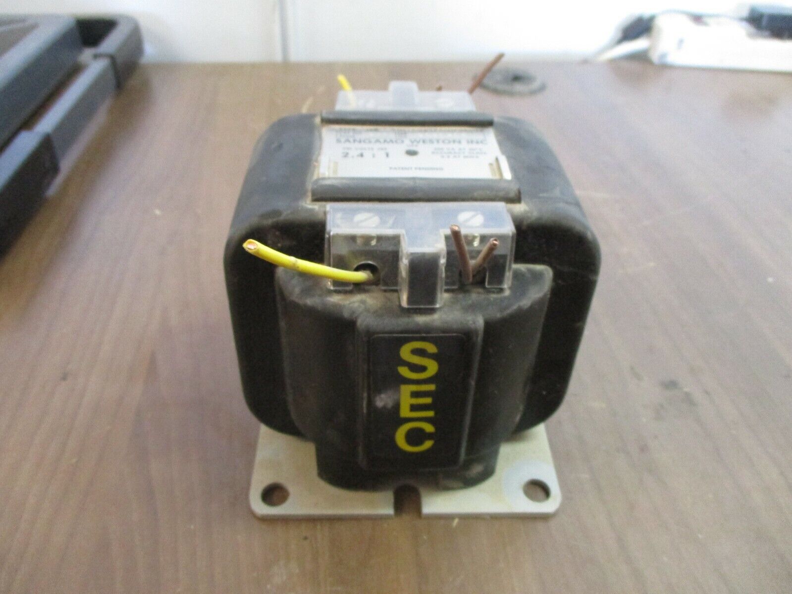 Sangamo Weston Type T6R Voltage Transformer 92358-241 500VA Pri: 288V 60Hz Used