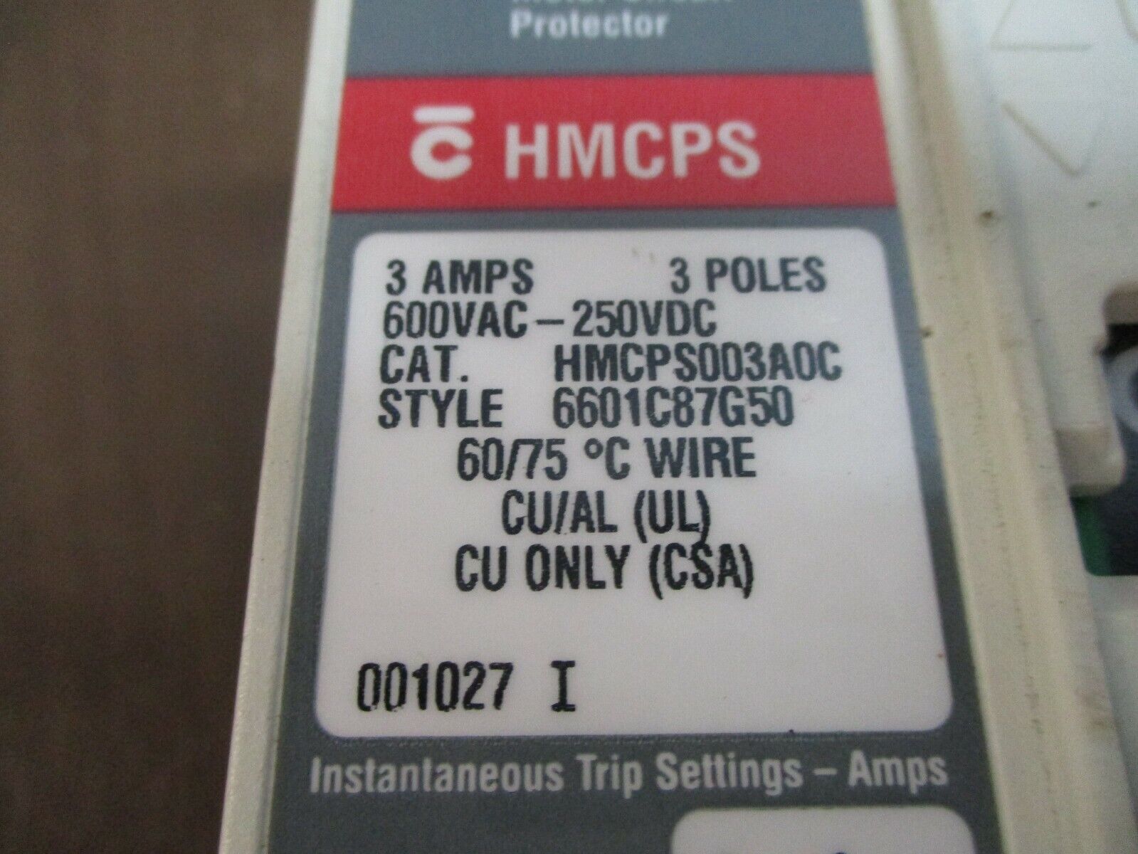 Cutler-Hammer Circuit Breaker w/ Aux HMCPS003A0C 3A 600V 3P Used