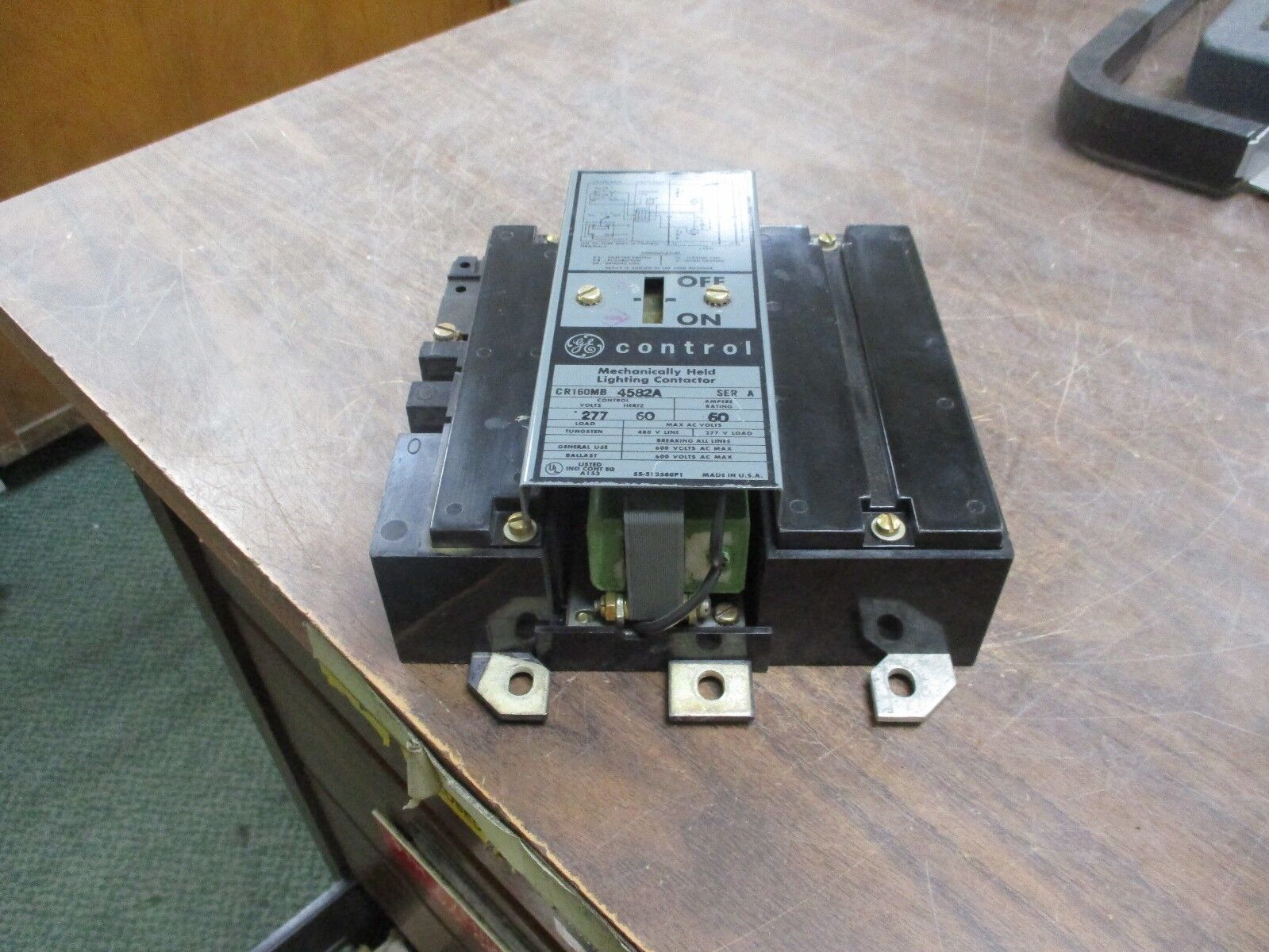 GE Mechanically Held Lighting Contactor CR160MB4582A 60A 600V Control:277V Used