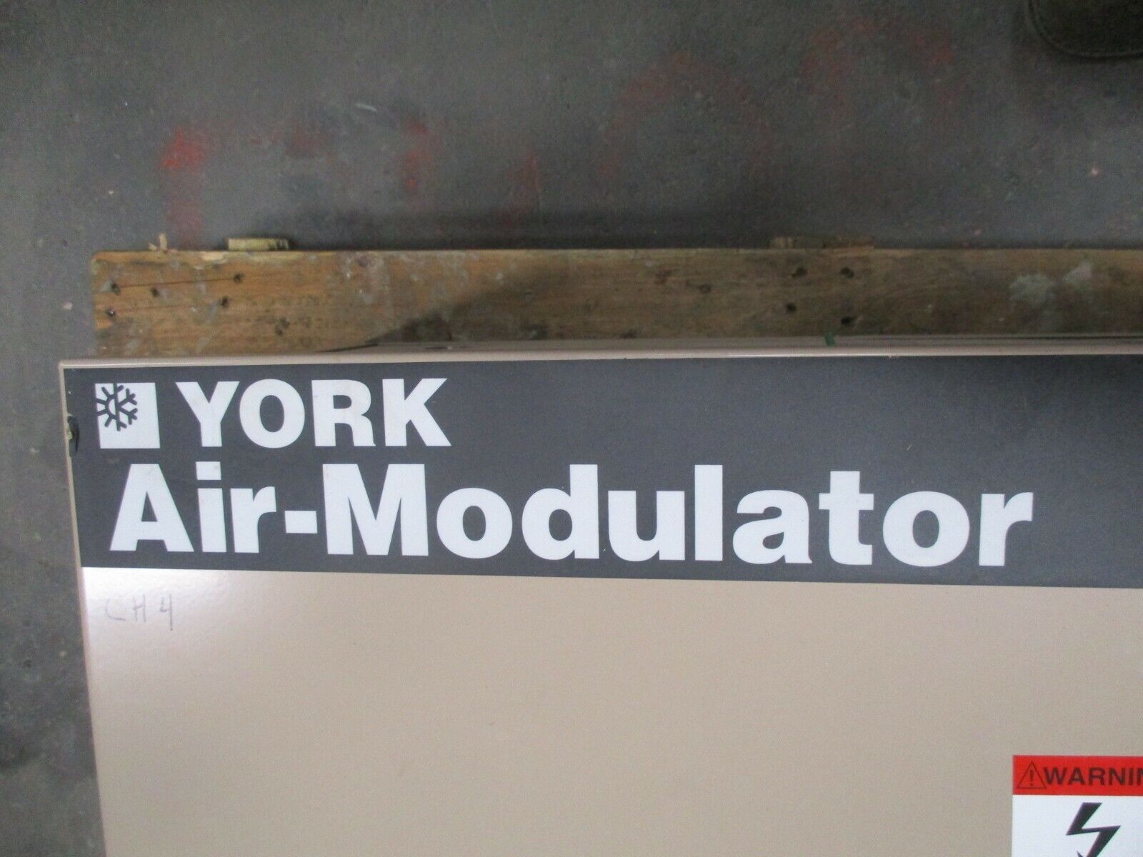 York Air Modulator AM08304CM 30HP 460V 41A 60HZ 3Ph Used