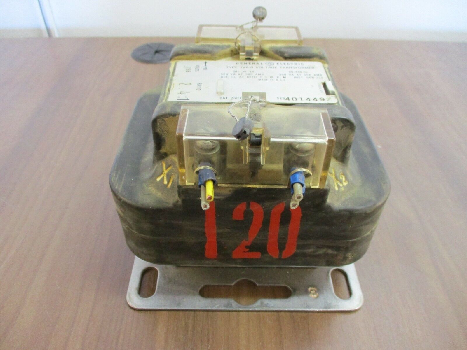 GE Type JVA- 0 voltage transformer, 760x34G4, Pri: 288V, ratio: 2.4:1, 300/500VA