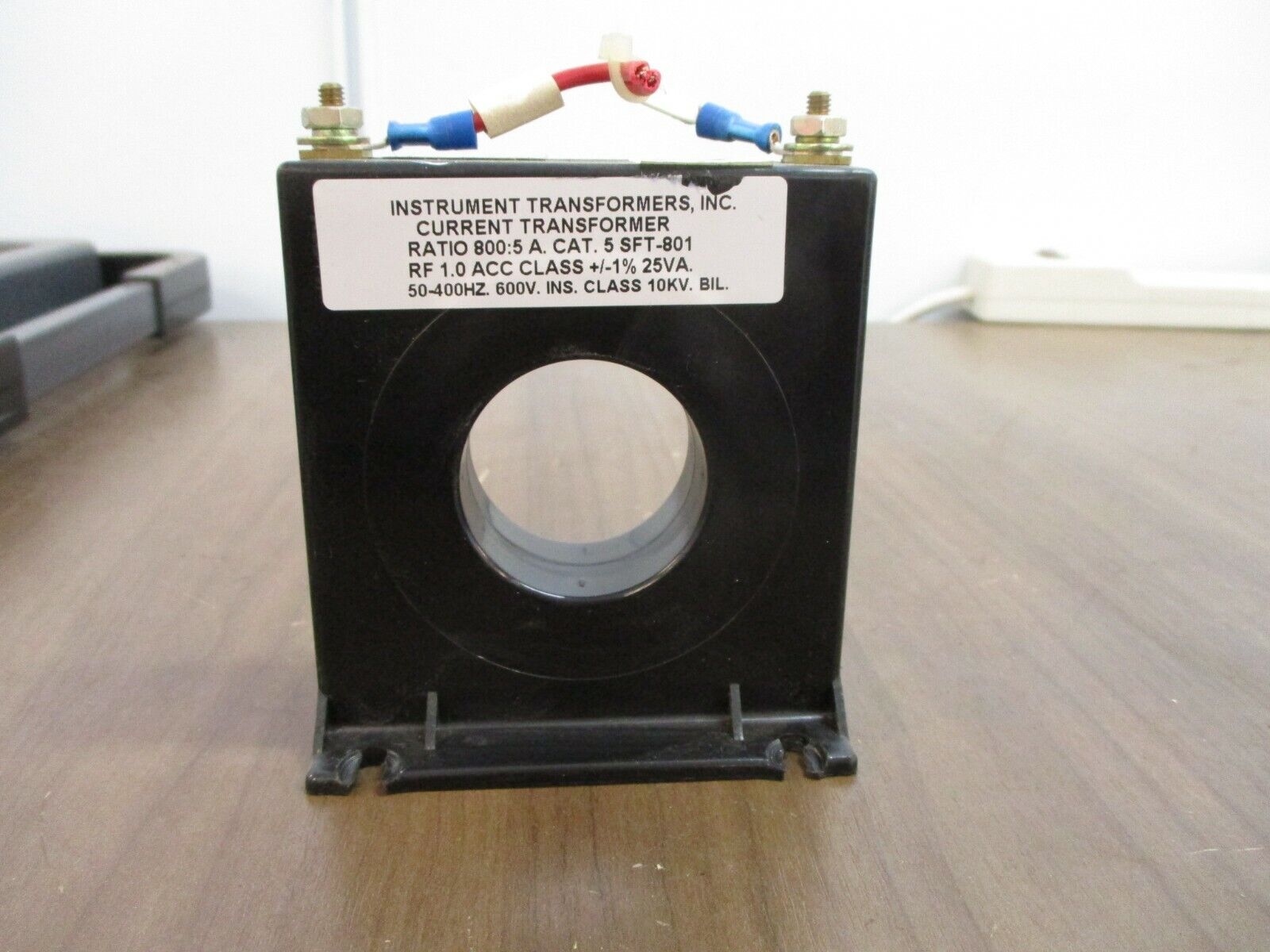 Cutler-Hammer Current Transformer 3A13863H01 Ratio 800:5A 600V 50/400Hz Used