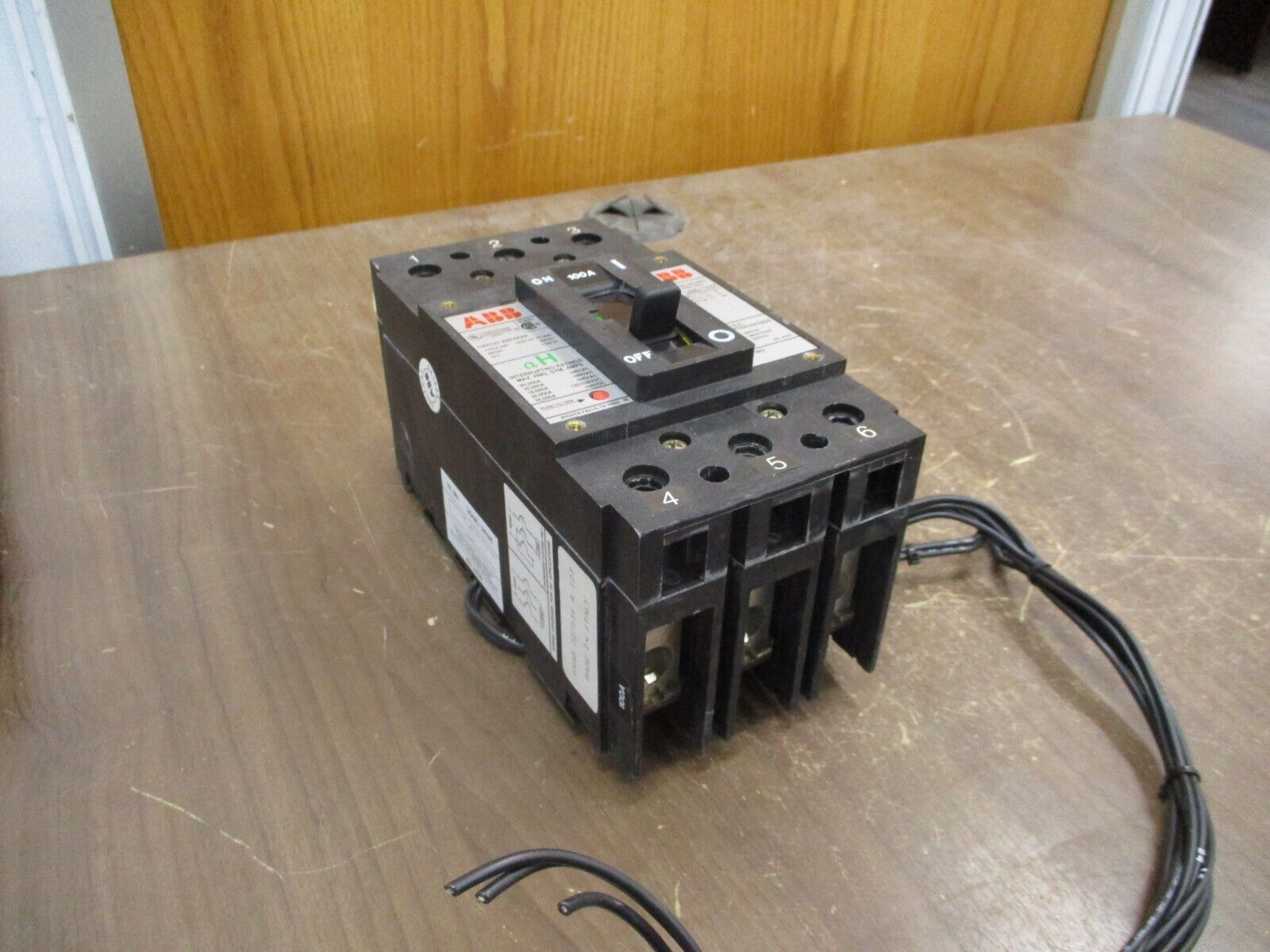 ABB Type EH Circuit Breaker EH-3P-100A 100A 600V 3P w/ Shunt Trip Used