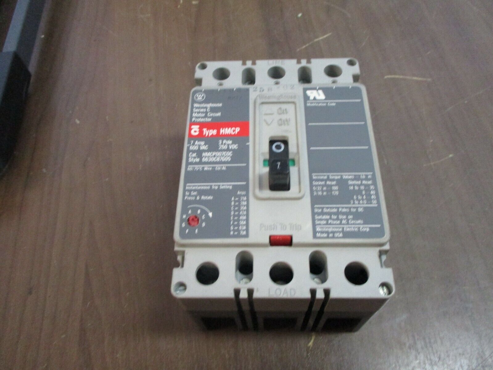 Cutler-Hammer Circuit Breaker w/ Aux HMCP007C0C 7A 600V 3P Used