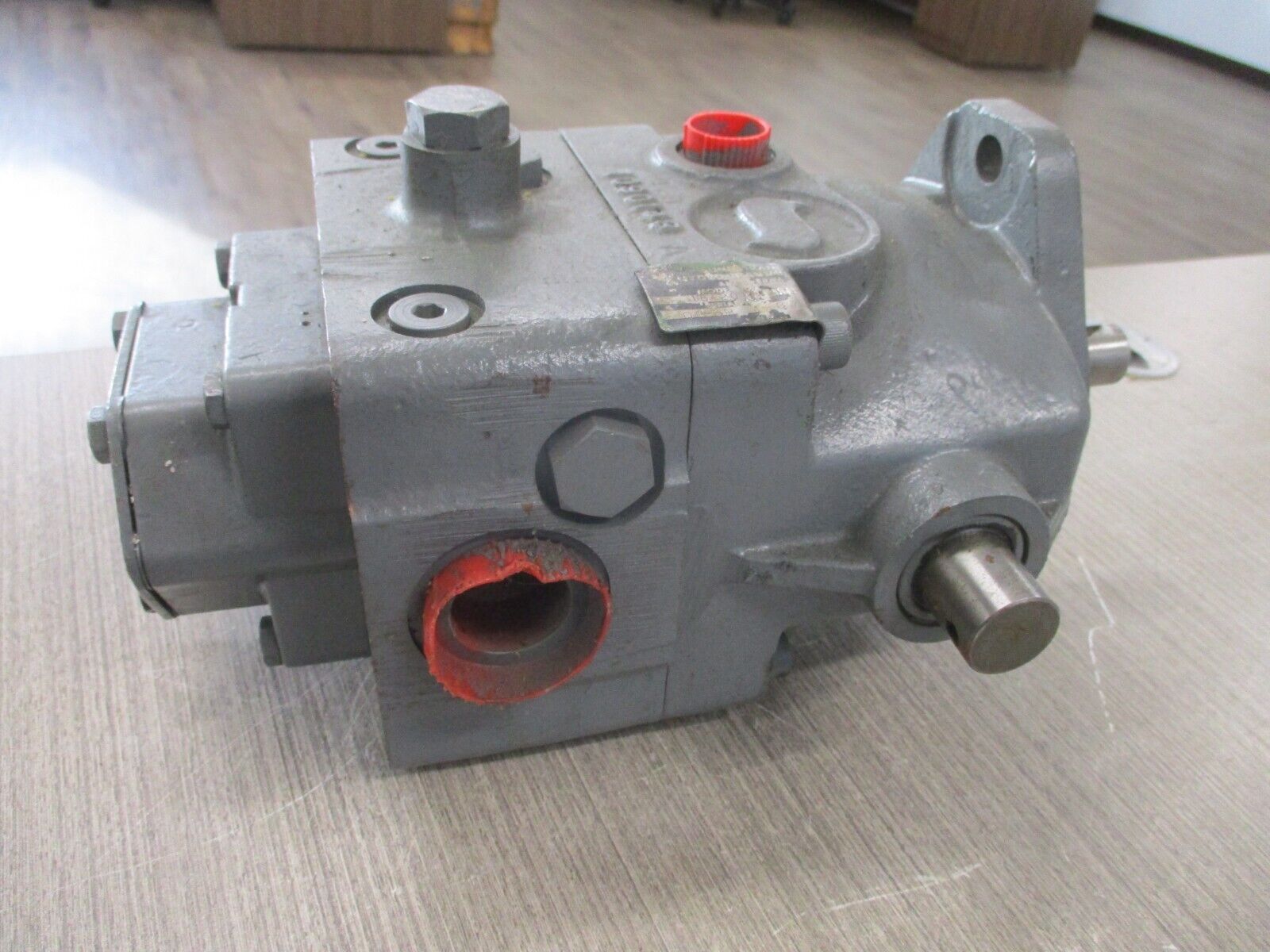 Sundstrand Hydraulic Motor 18-2010 1RH Used