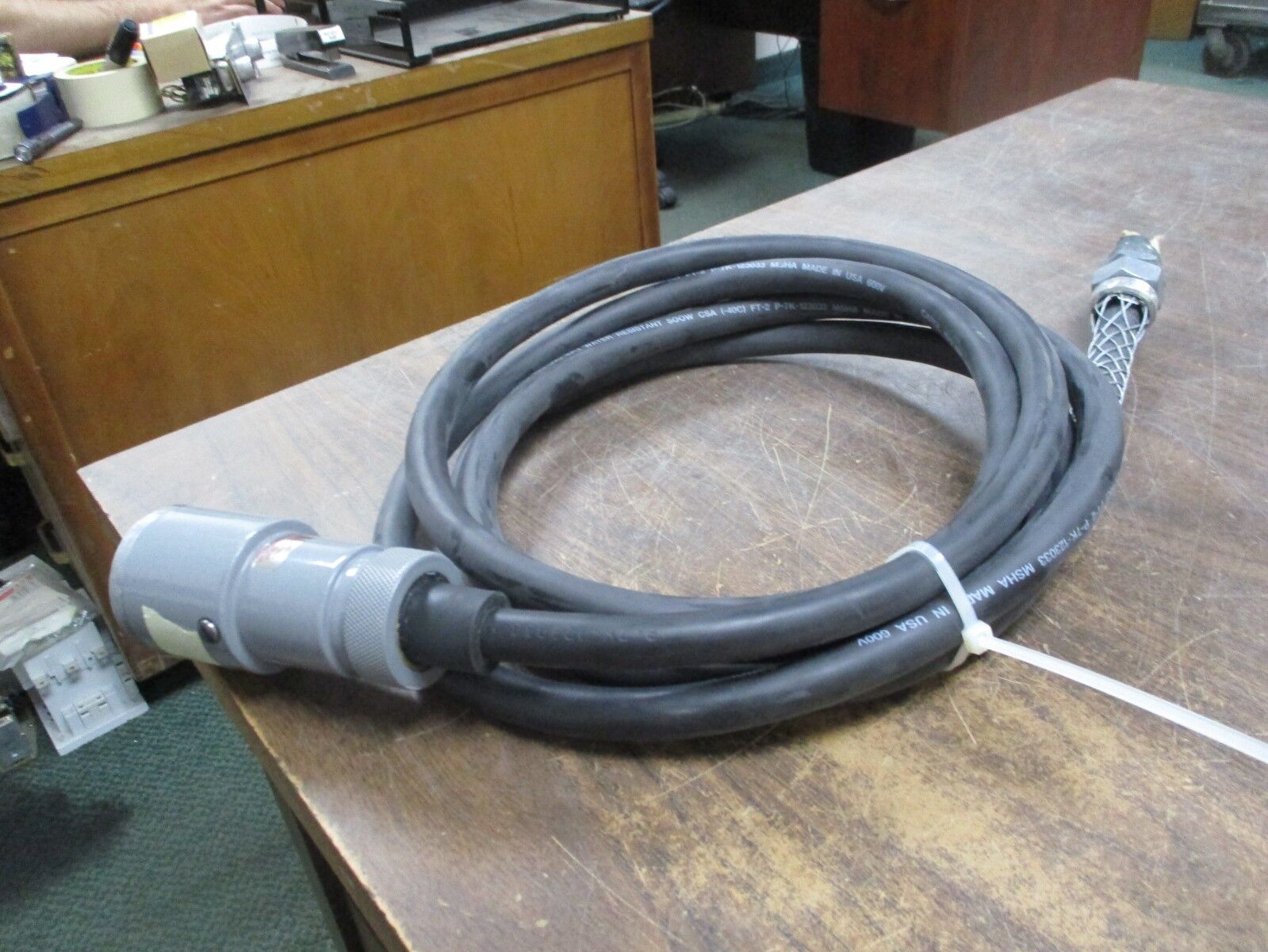 Thomas & Betts Power Cord FT-2 P-7K-123033 3933 Receptacle approx. 11' Used