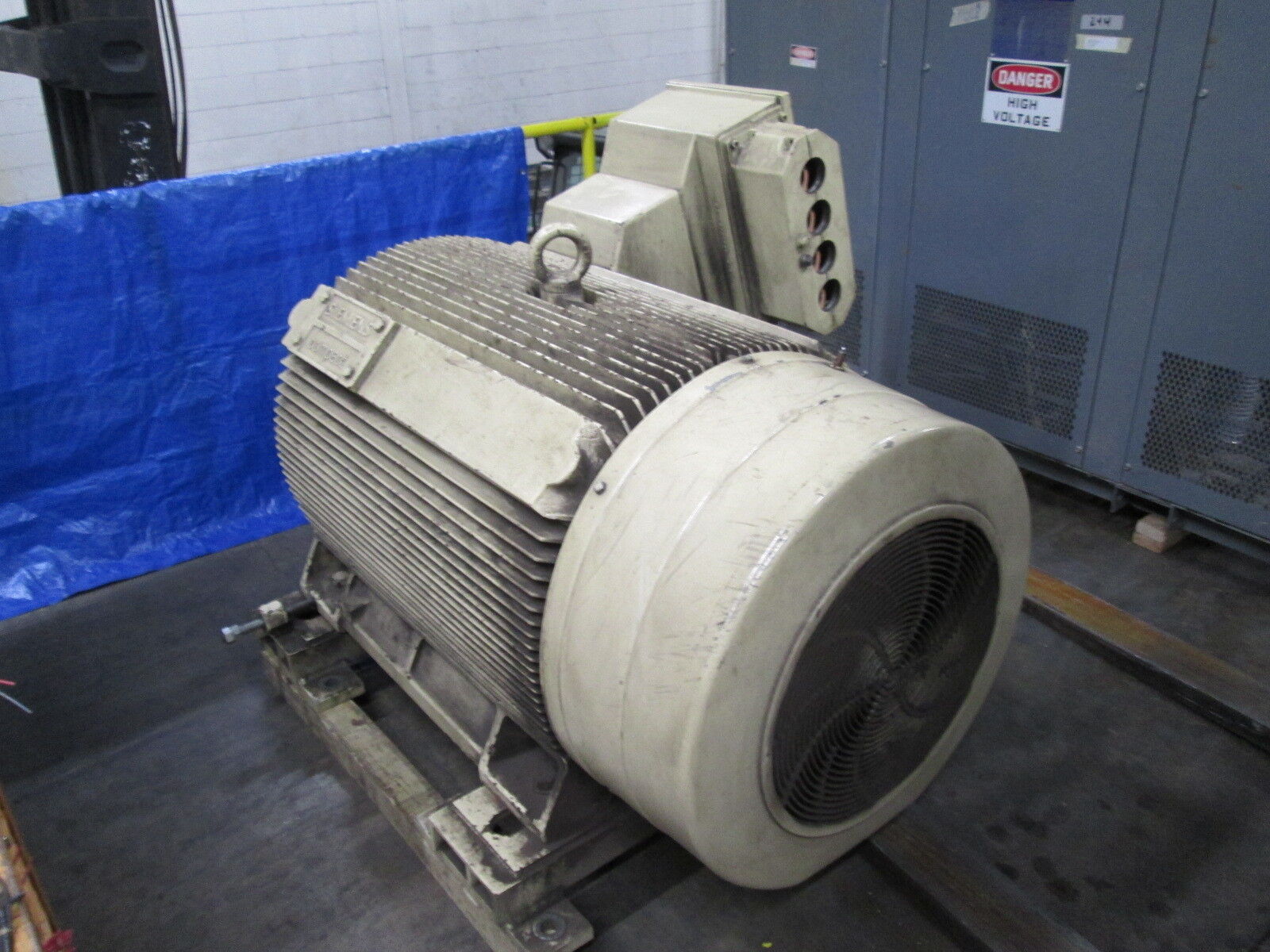 Siemens AC Motor 1LA8 403-4AB90-Z 575KW 770HP 1800RPM 460V 855A B3 Frame Used