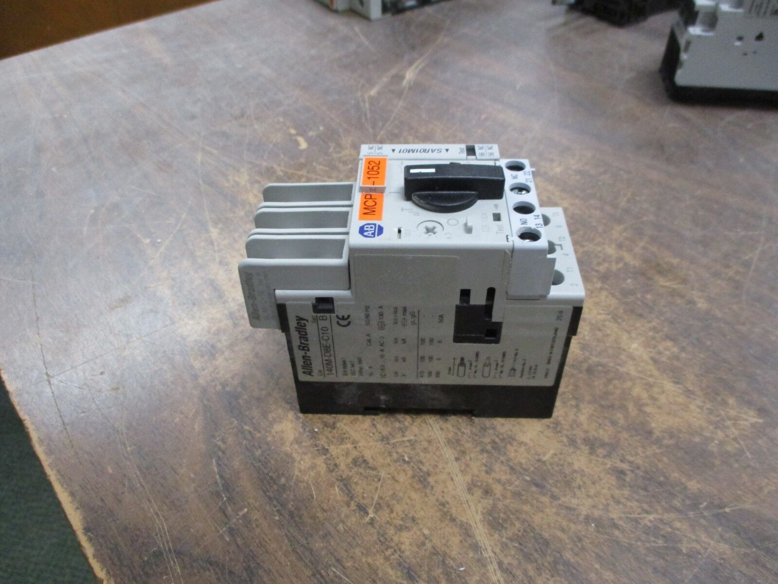 Allen-Bradley Motor Protector 140M-D8E-C10 Ser. B Trip: 6.3-10A w/ Aux Contact