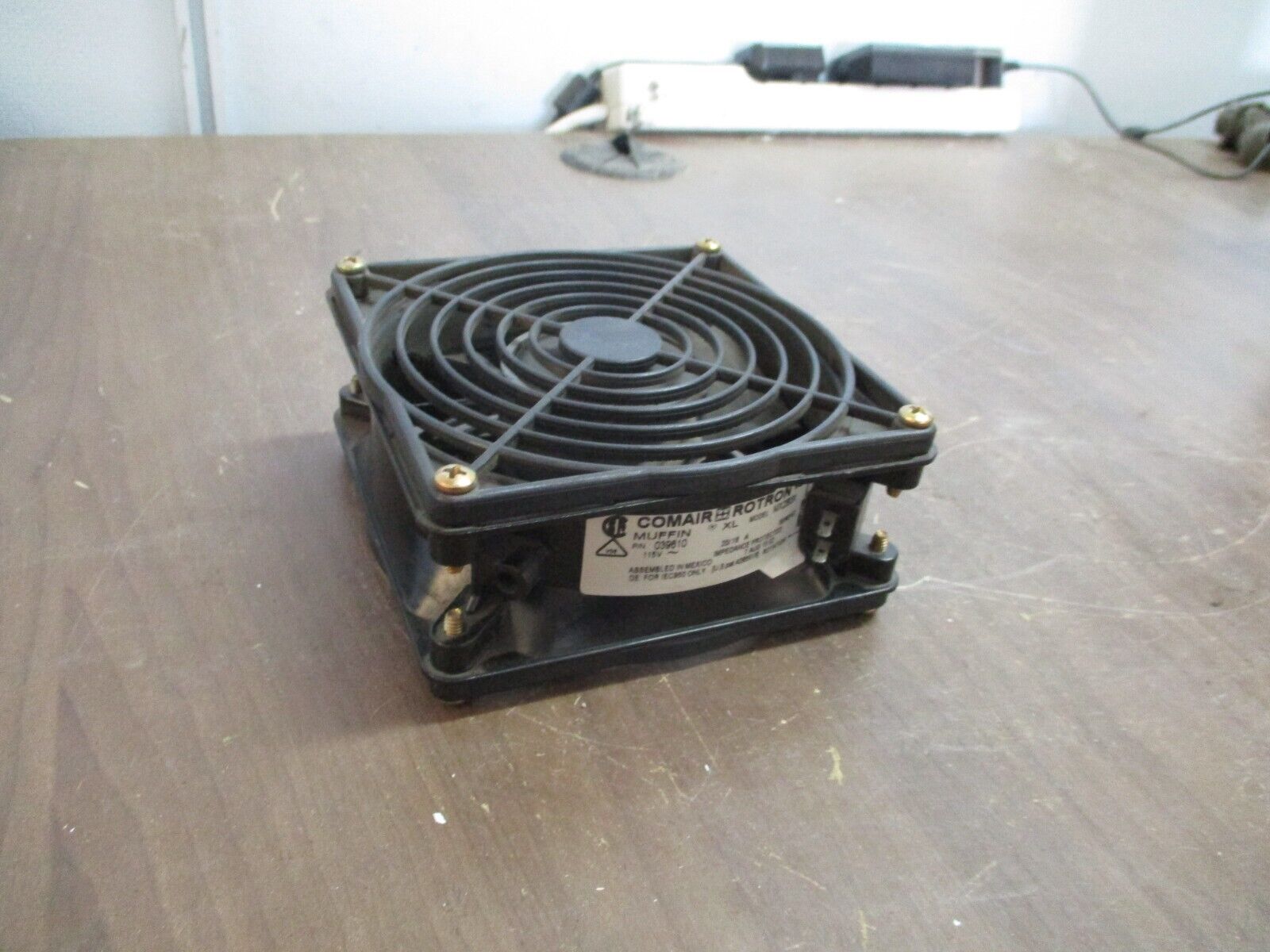 Comair Rotron Model MX2B3X Muffin XL Fan 039610 115V 0.20/0.18A 50/60Hz Used