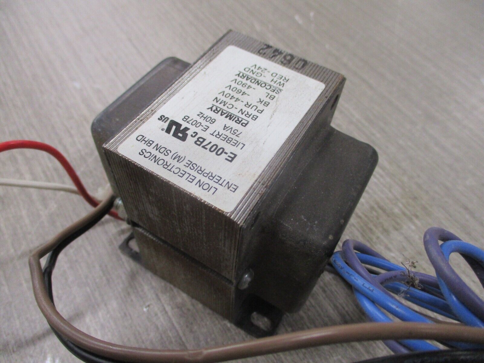 Liebert Transformer E-007B 75VA Pri: 440/460/490V Sec : 24V 60Hz Used