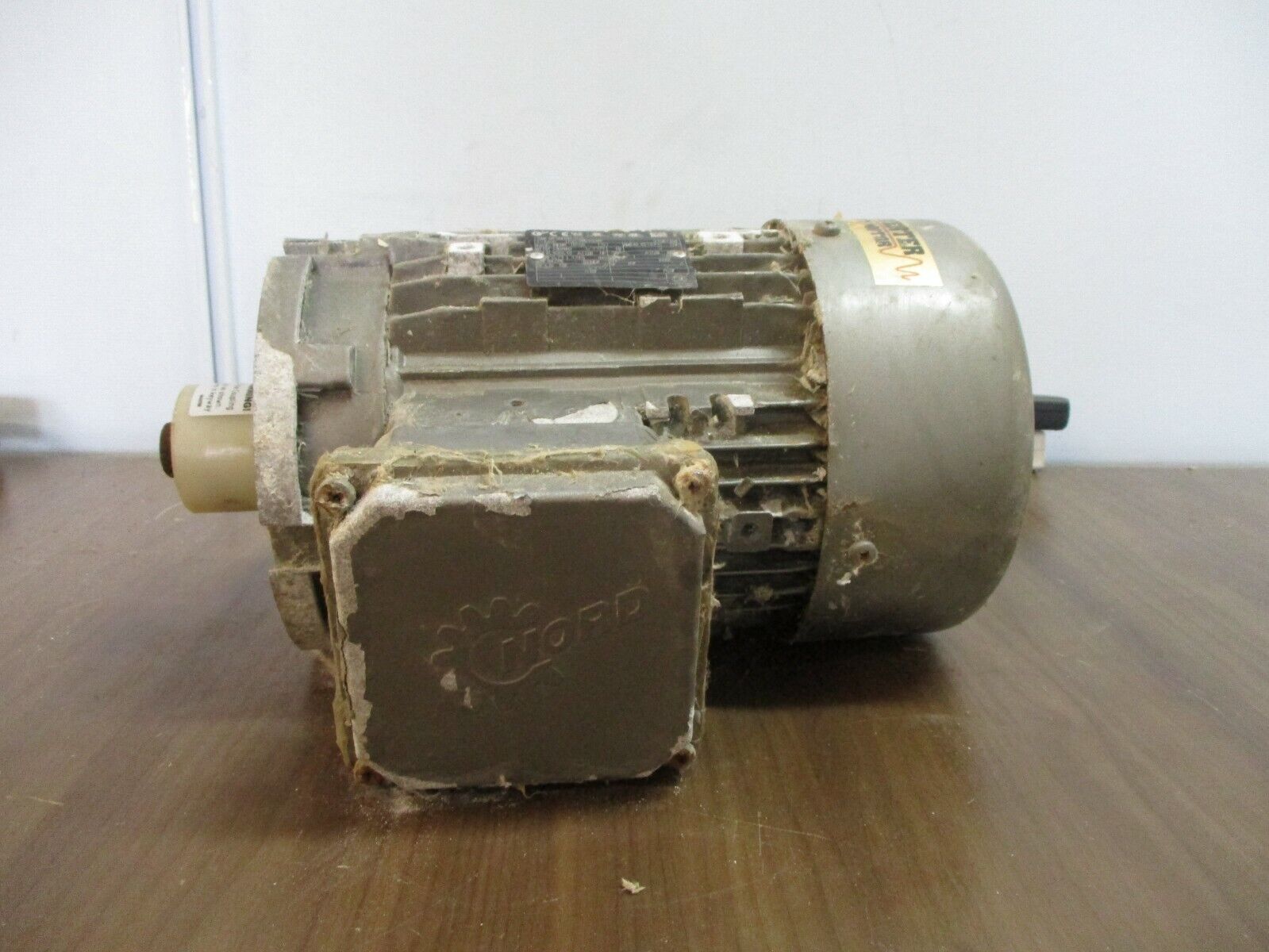 Nord Motor 34610092 21567354 2HP 1800RPM 230/460VYY/Y 6.30/3.15A 60Hz 3Ph Used