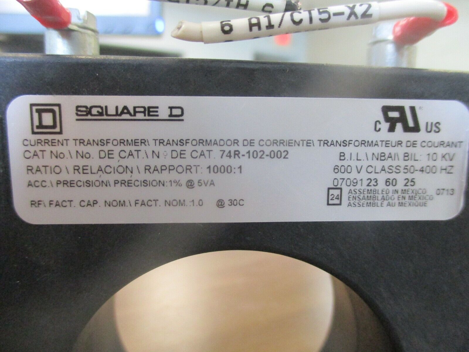 Square D Current Transformer 74R-102-002 Ratio 1000:1A 600V 50-400Hz Used