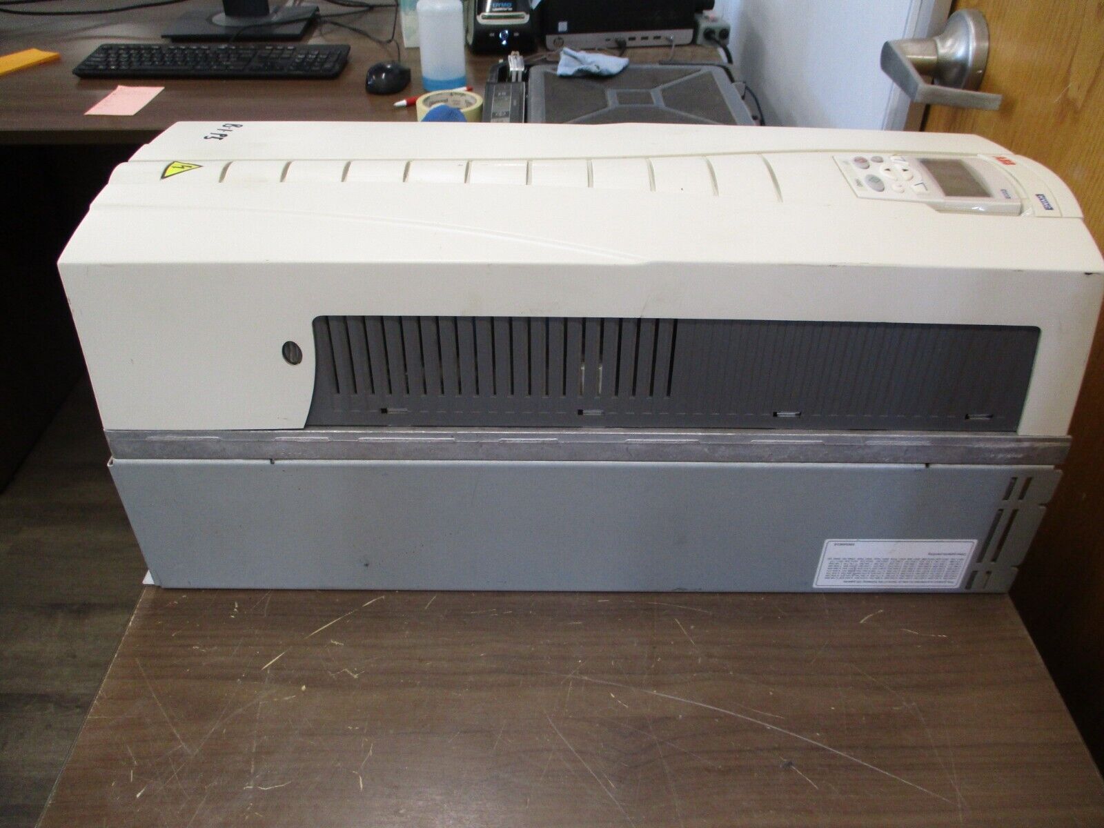 ABB ACX550 AC Drive ACX550-U0-072A-4 50HP 3Ph w/ Keypad Used