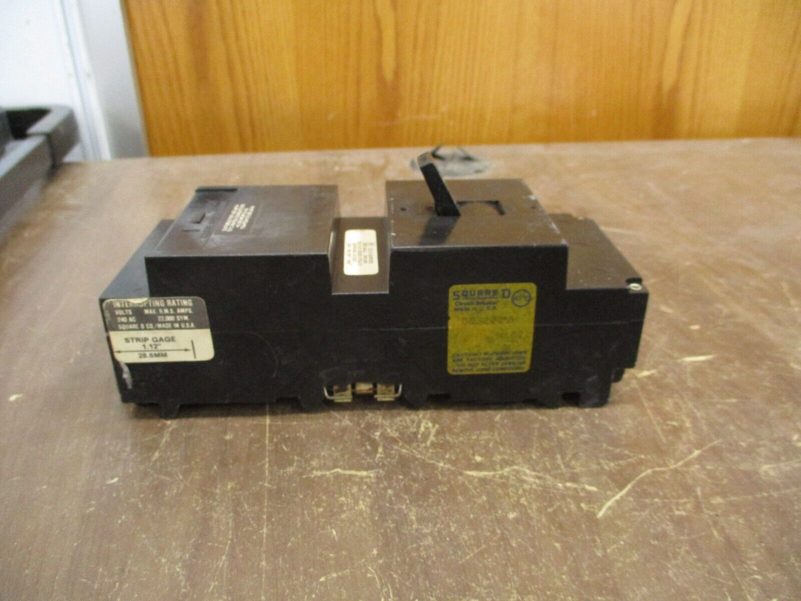 Square D Circuit Breaker QE3200VH 200A 240V 3P 22K AIC Used