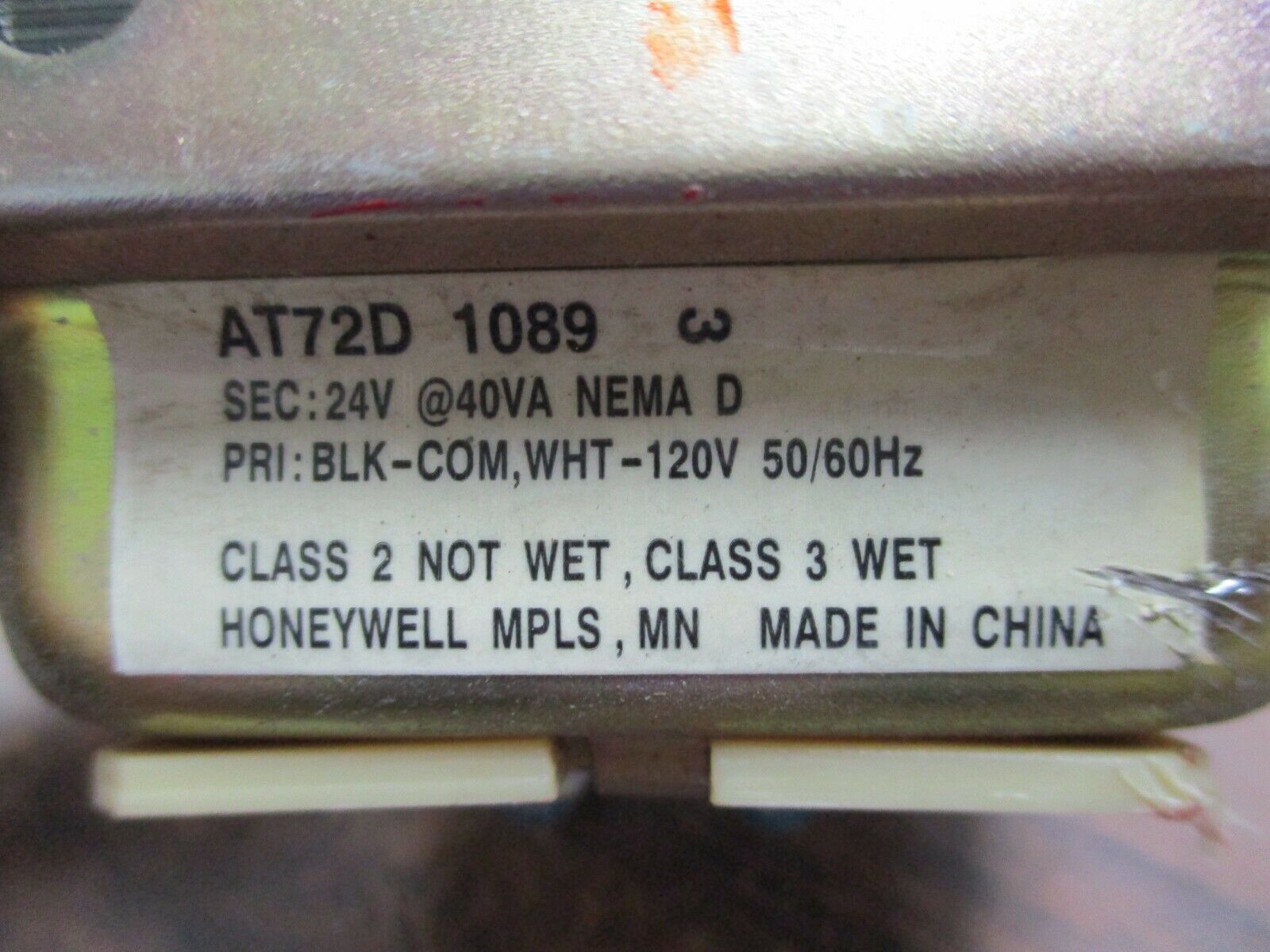 Honeywell Transformer AT72D 1089 40VA Pri: 120V Sec: 24V Used