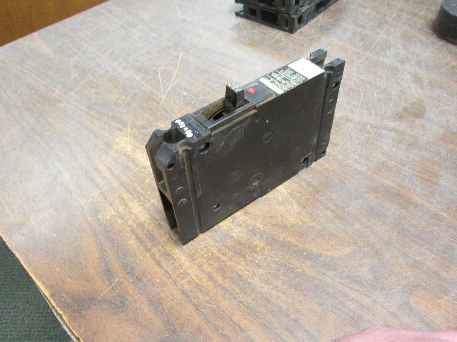 Siemens Circuit Breaker HED41B020 20A 277V 1P Used