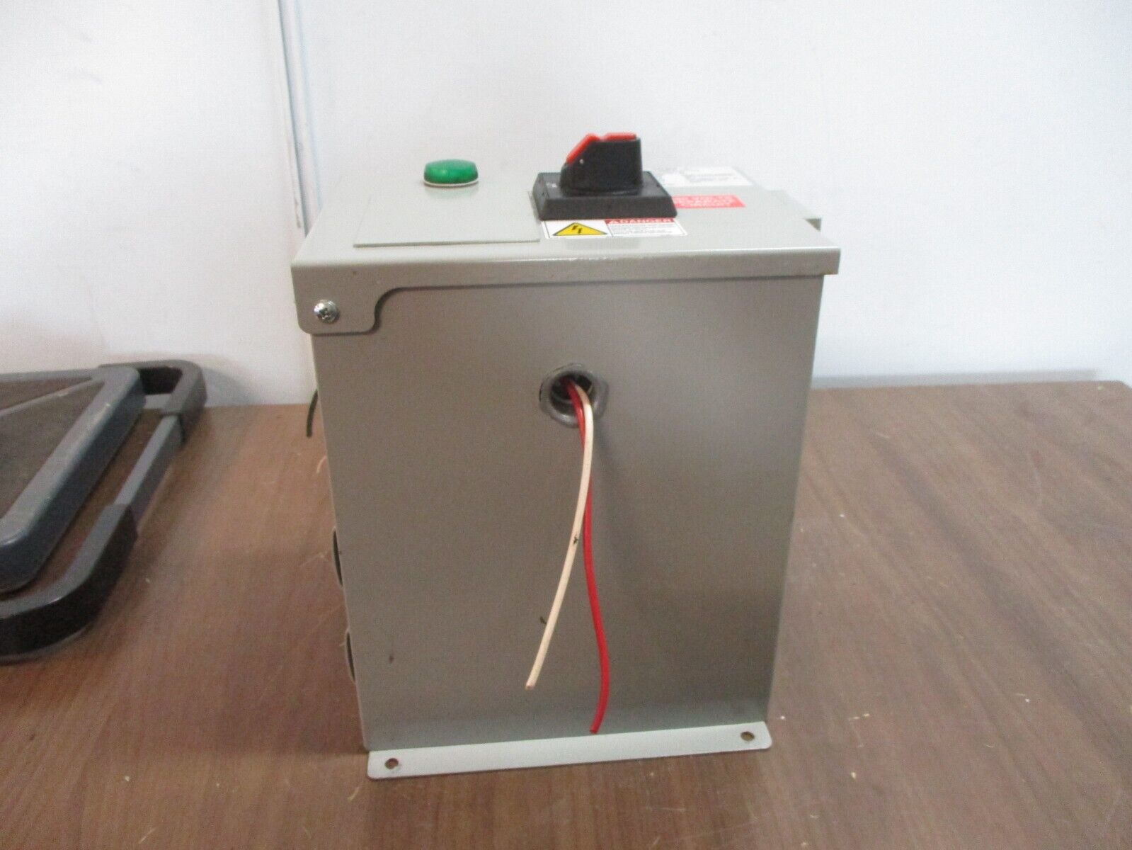 Daykin Transformer GMDGTB-05 1000VA Pri: 480V Sec: 120V 1Ph 60Hz Used